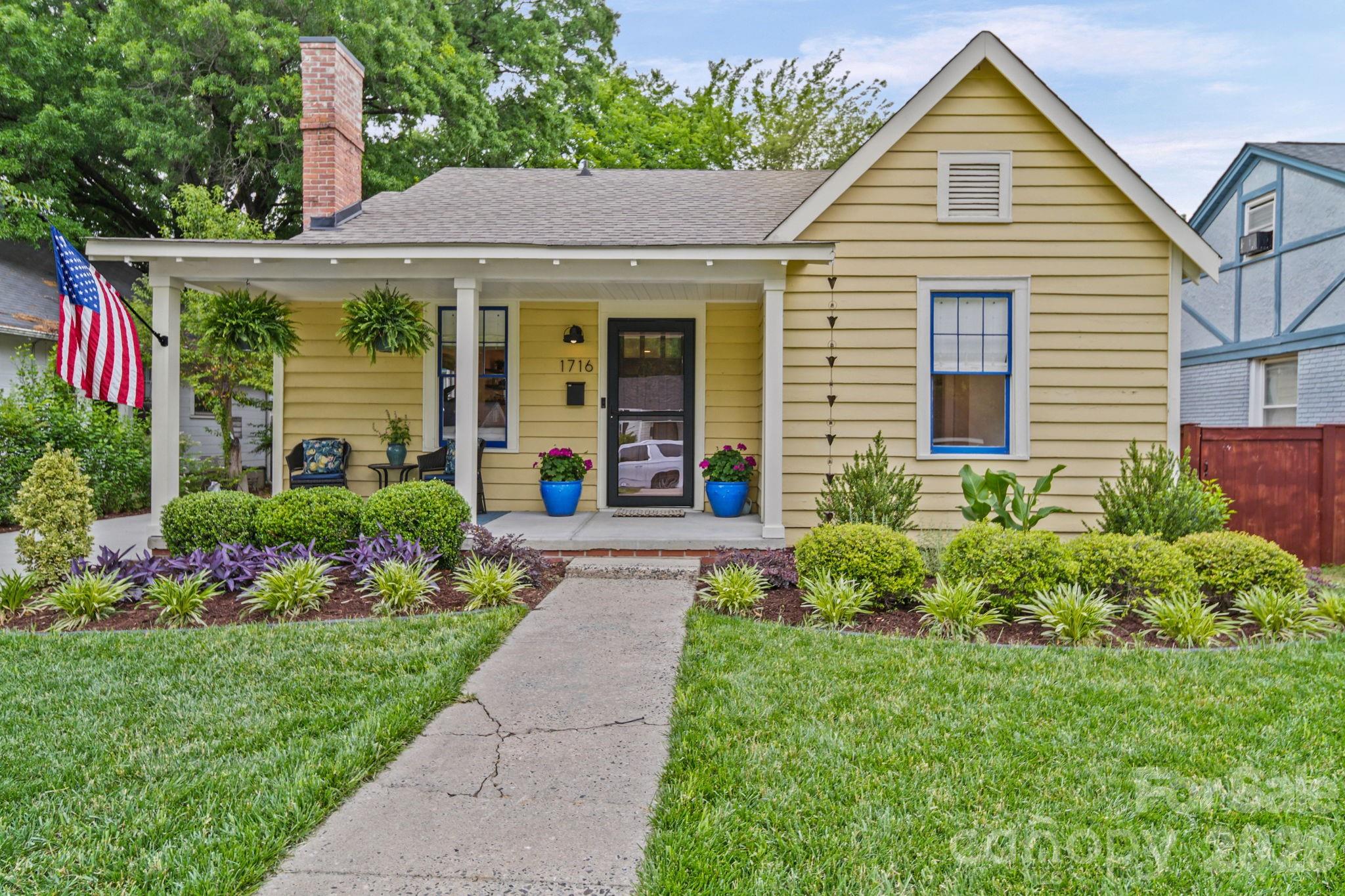 Beautifully appointed home in the Wilmore Historic District, offering the perfect blend of timeless character, modern design, and prime Charlotte location.
Situated on a well landscaped lot with a fenced backyard and minimal lawn maintenance, this home provides exceptional privacy and is ideal for entertaining. The open-concept floor plan features hardwood floors throughout and is filled with natural light. The inviting living room flows seamlessly into the dining area and a true show-stopper kitchen. The kitchen is highlighted by a gas cooktop/double-oven, modern appliances, oversized island with seating. A separate bar area with additional storage enhances the home’s entertaining appeal. The newly renovated laundry room includes custom cabinetry, sink, and an LG tower washer and dryer. The primary suite is conveniently located on the main level and offers a spa-like bathroom with dual sinks, dual shower, and an expansive walk-in closet. A large sunroom provides additional living space and overlooks the private backyard.
Upstairs, you’ll find two spacious bedrooms, a full bathroom with double sinks and a tub/shower combination, and a versatile flex space ideal for a home office, playroom, or media area, complete with ample attic access and storage.
Located just minutes from Dilworth, South End and a short stroll to Bank of America Stadium. This home offers easy access to Charlotte’s top restaurants, shops, and entertainment. A rare opportunity to enjoy modern living in a historic neighborhood.