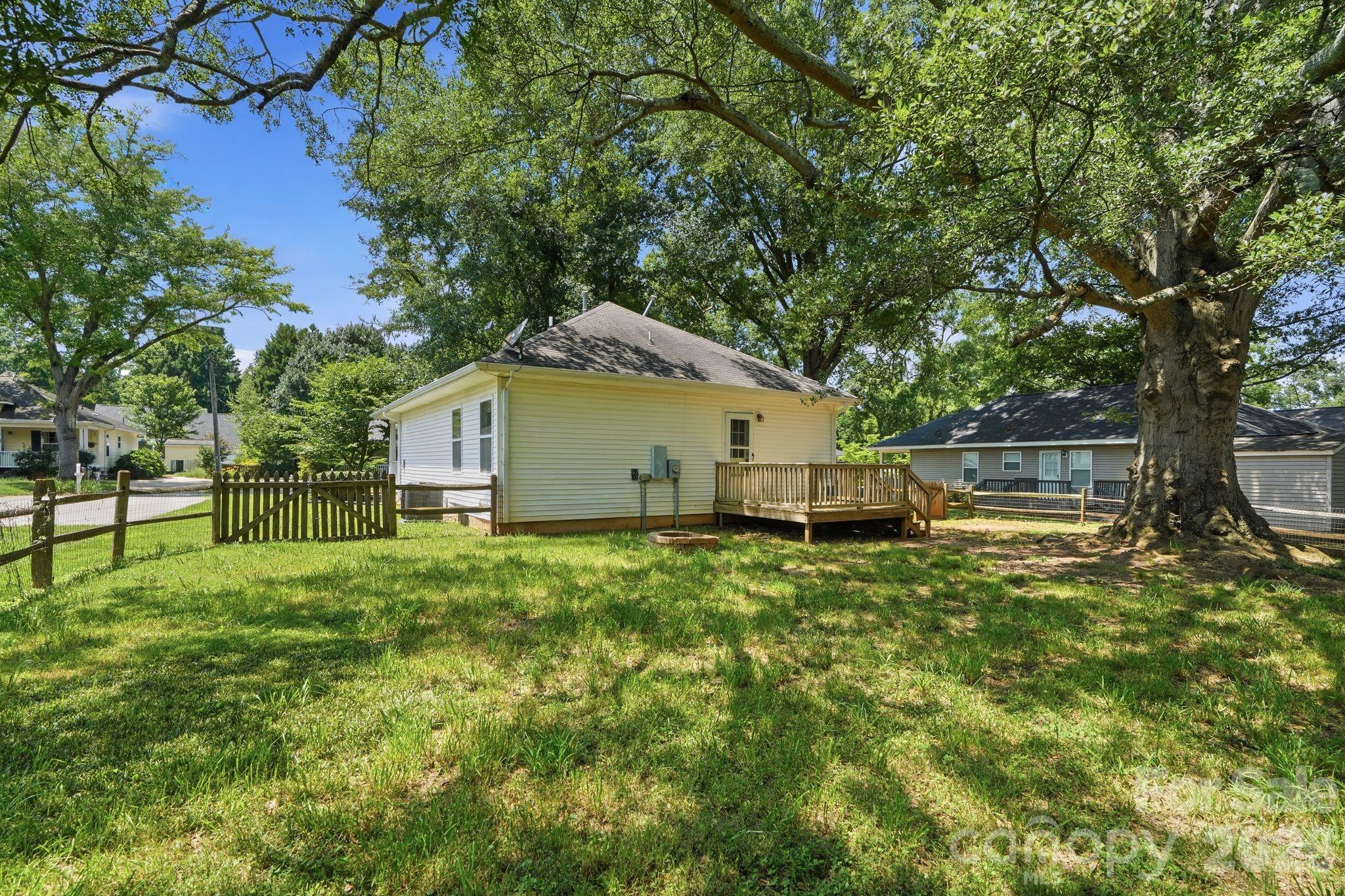 Adams Bluff - Residential