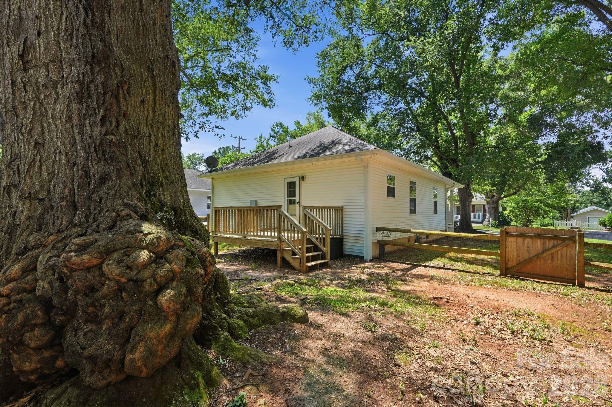 Adams Bluff - Residential