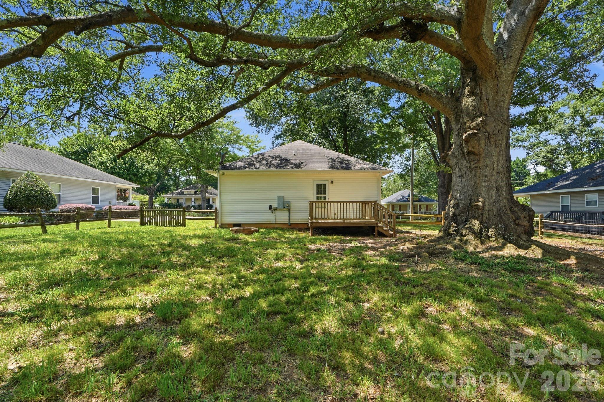 Adams Bluff - Residential