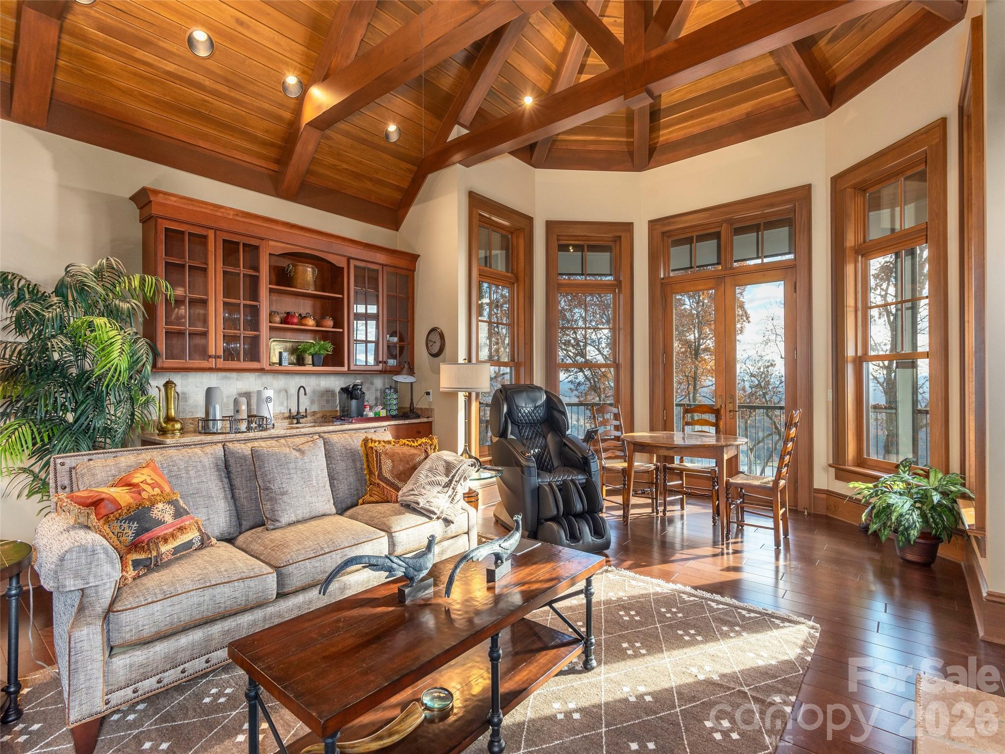 Reynolds Mountain - Residential