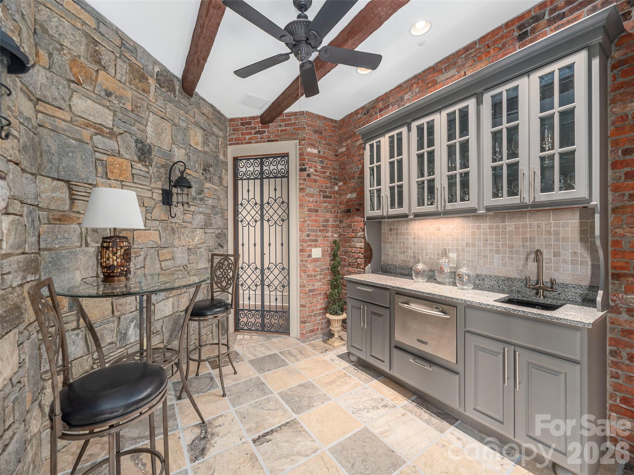 Reynolds Mountain - Residential