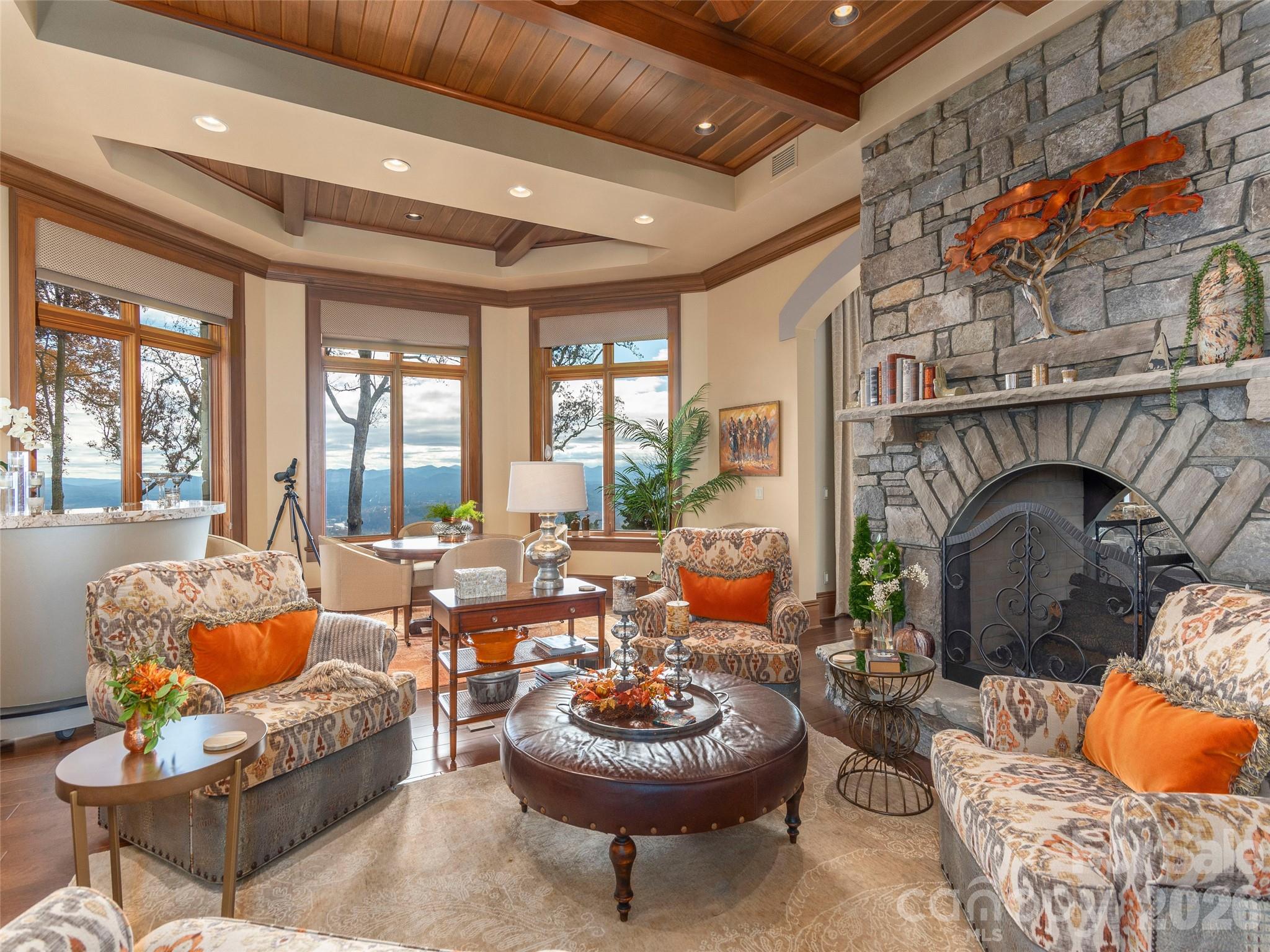 Reynolds Mountain - Residential