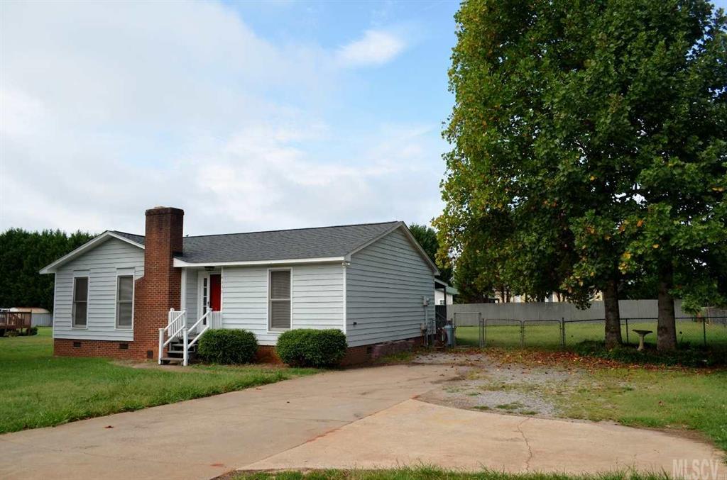 Fantastic starter home below tax value. Located in great school district. Minutes away from grocery and shopping. 3BR/2BA split floor plan with raised ceilings. Throw a log or two in the brick fireplace and cozy up. Rear lawn is fenced. Home does feature a covered outdoor living area.