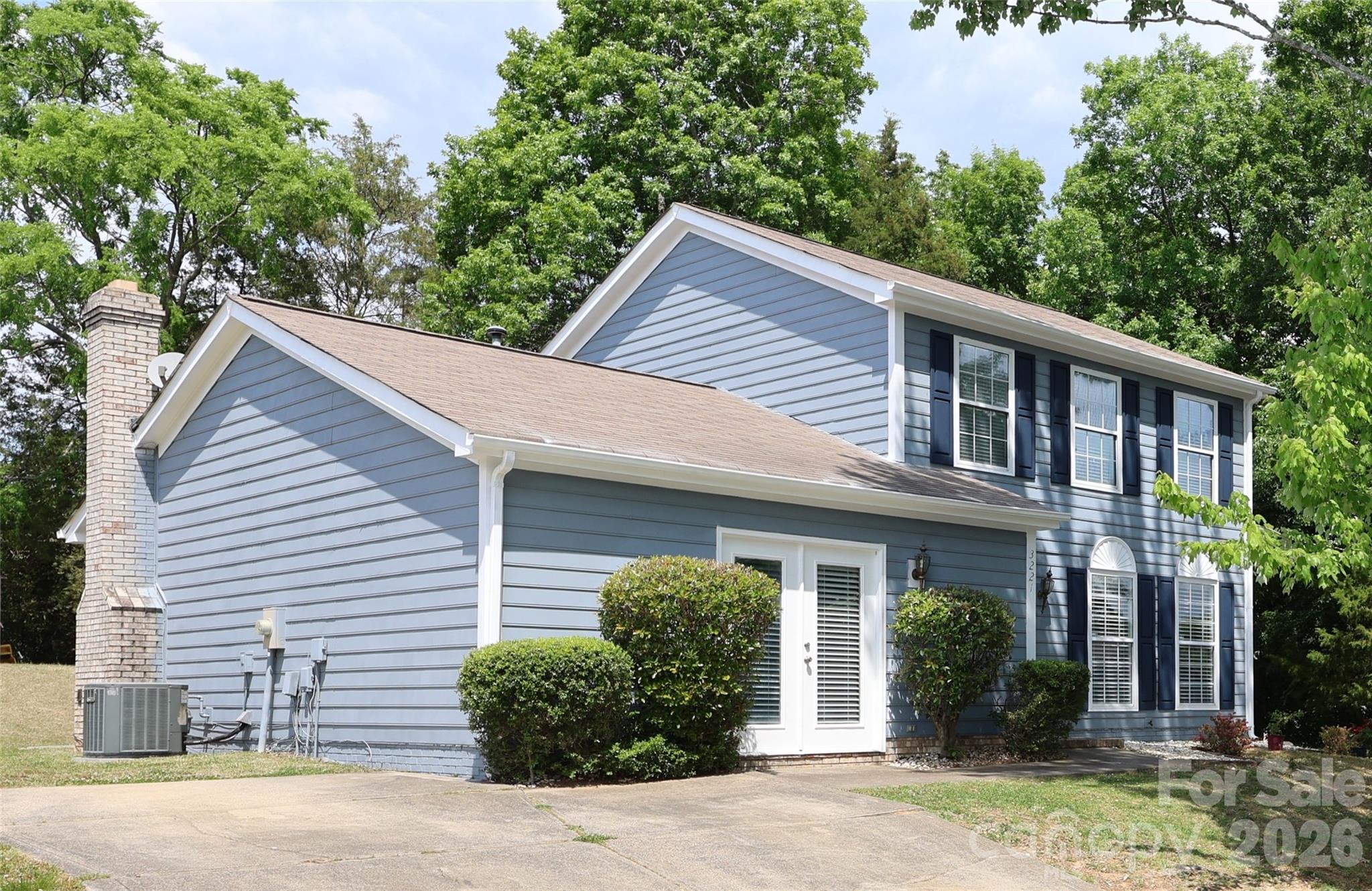 Move in ready! Nice 2-story home with new flooring, fresh paint inside  and outside  , New Water Heater , New Dish Washer, New  Water Heater , Newer HVAC Systems 2023 ,  Spacious eat-in kitchen w/sliding glass doors to yard. 12x20 Great Room + 19x20 Living Room + formal Dining Room allow lots of space for entertaining. Quiet cul-de-sac street in sought after neighborhood.
SELLERS ARE OFFERING $10,000 FOR BUYER'S CLOSING COST WITH ACCEPTABLE OFFER PRICE.