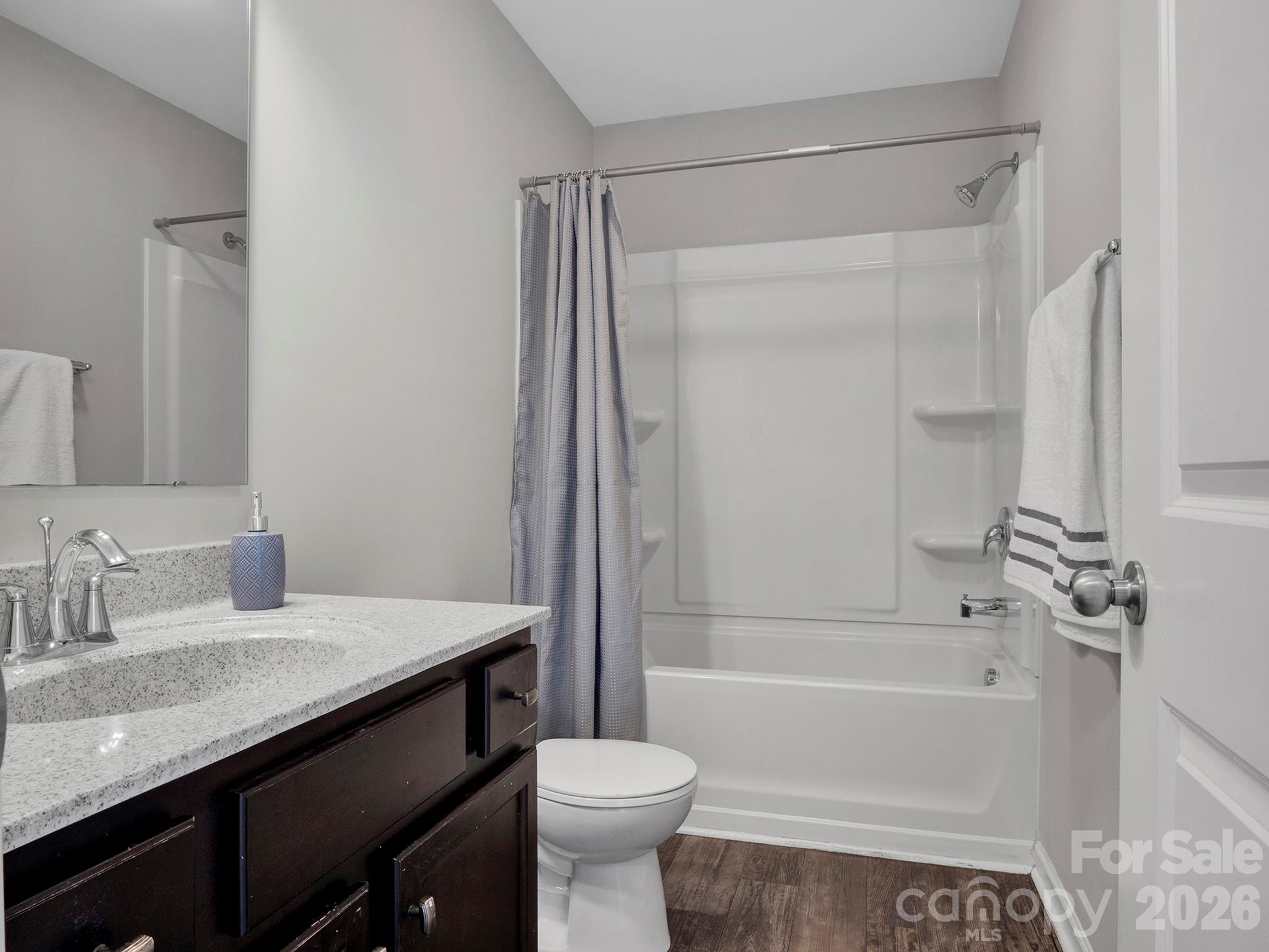 Newport Lakes - Residential
