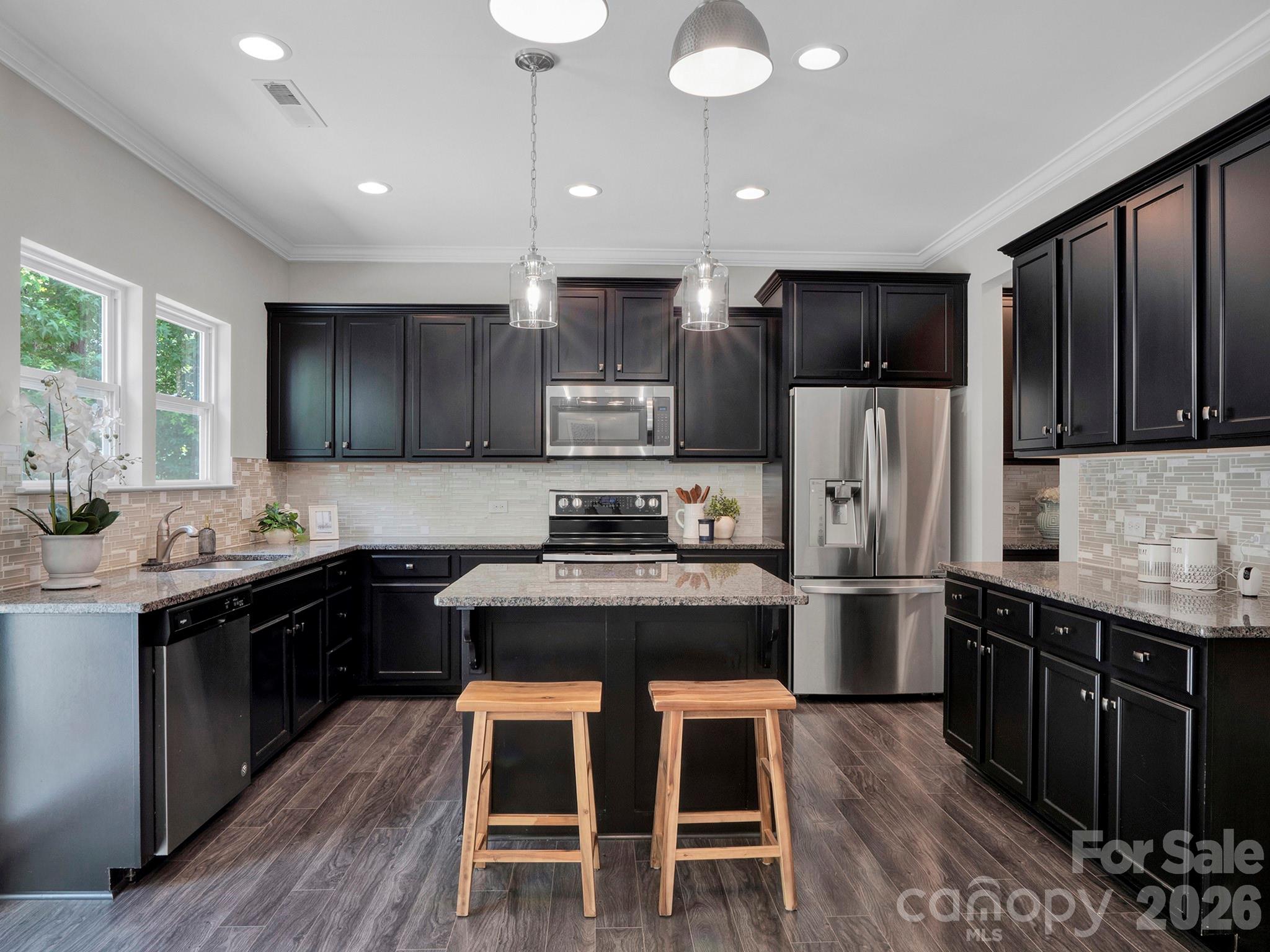 Newport Lakes - Residential