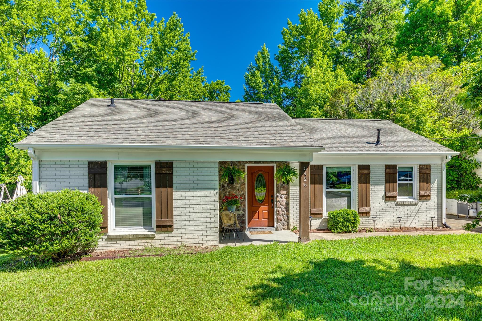 Previously renovated! Enjoy convenient access to Northlake Mall and Restaurants as well as I-77. Five miles from Uptown Charlotte! Come make this house your next home and enjoy all of its new features. Come and make this adorable bungalow yours.