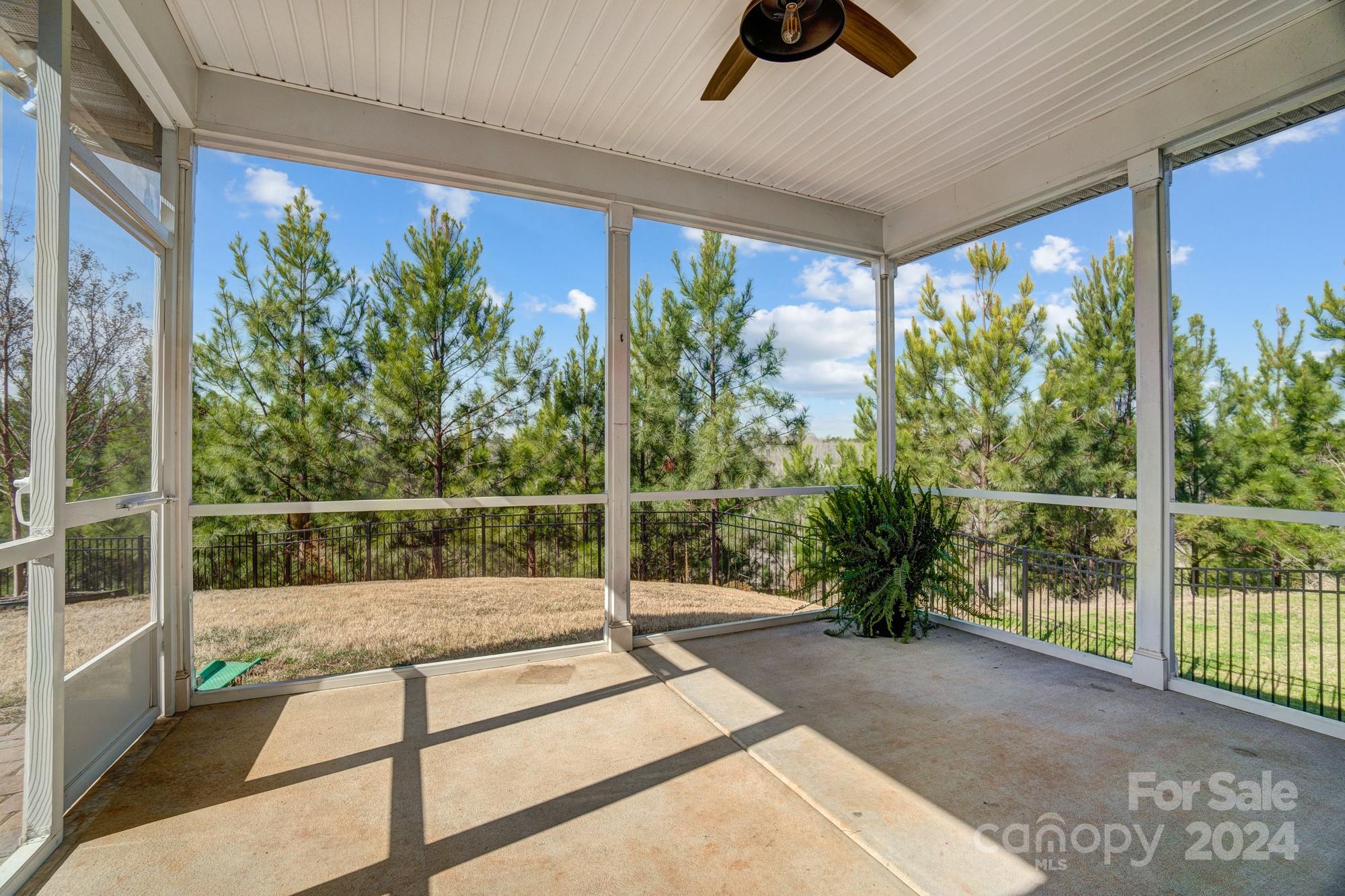 Summerhouse at Paddlers Cove - Residential