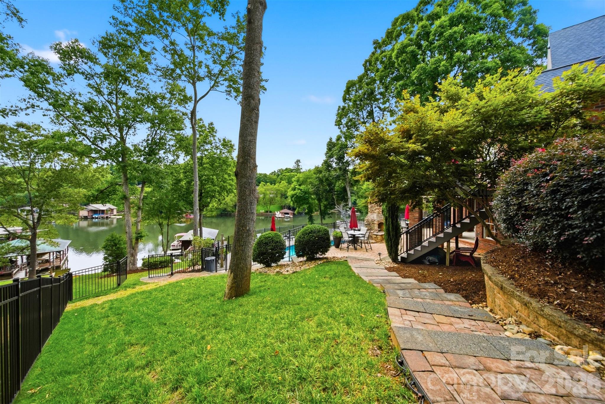 Moores Ferry - Residential
