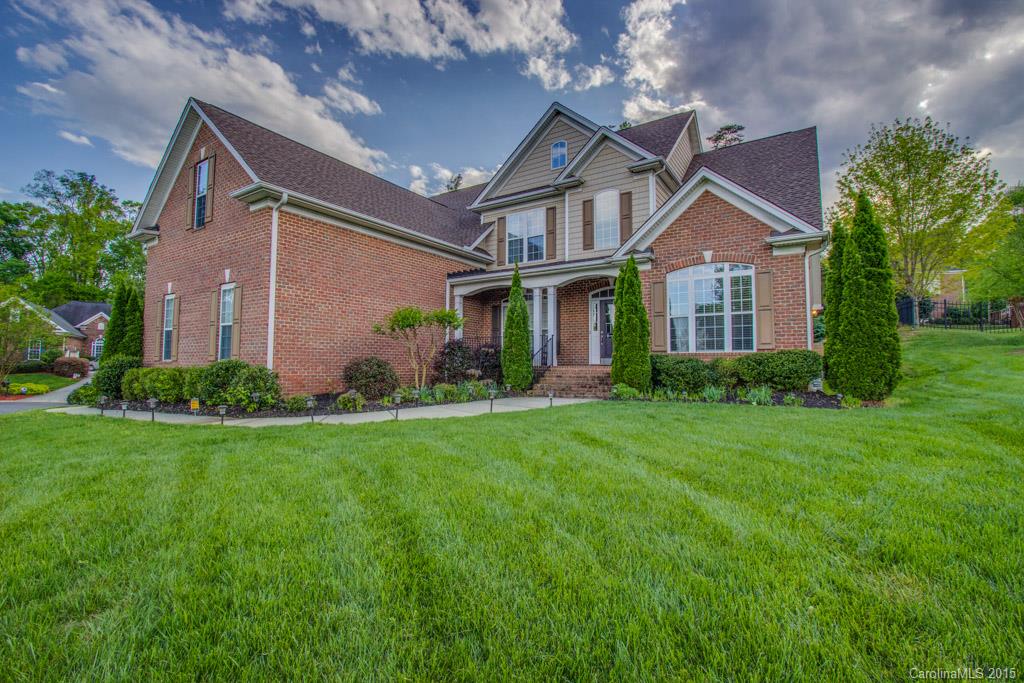 Custom full brick, 3 car garage home in wonderful executive neighborhood.  Easy access to I-77.  Beautifully finished, including hardwood flooring, heavy crown moulding, custom cabinetry book cases.  Master on main w luxurious master bath, chef's kitchen, spacious secondary bedrooms, plenty of storage, nicely finished secondary baths.  Truly wonderful home located in cul-de-sac. Half acre lot, full irrigation system, nicely landscaped.  FM Schools. **NEW $2500 CLOSING COST ASSISTANCE MOTIVATED!