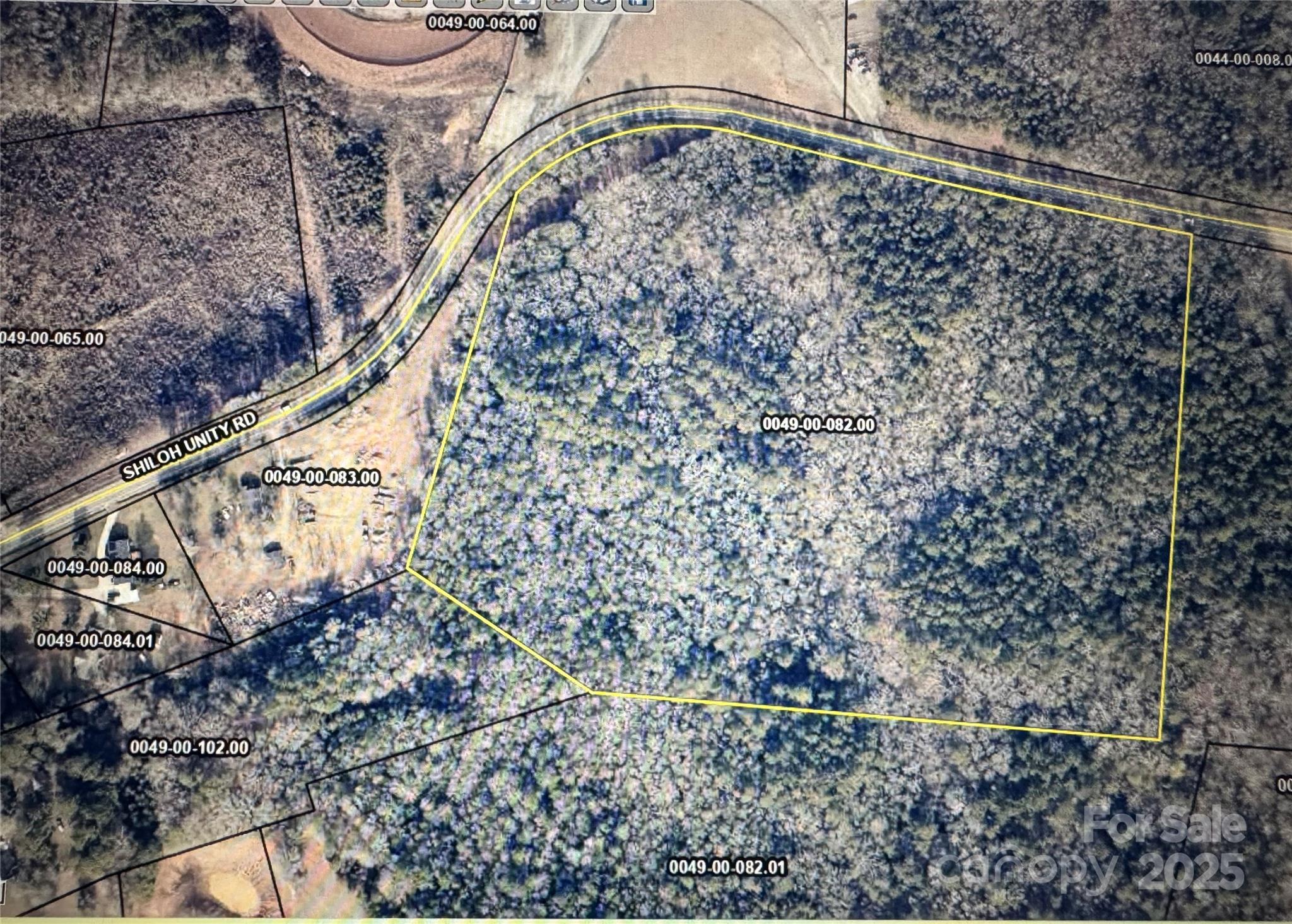 Beautiful land with easy access to 521. Great location!