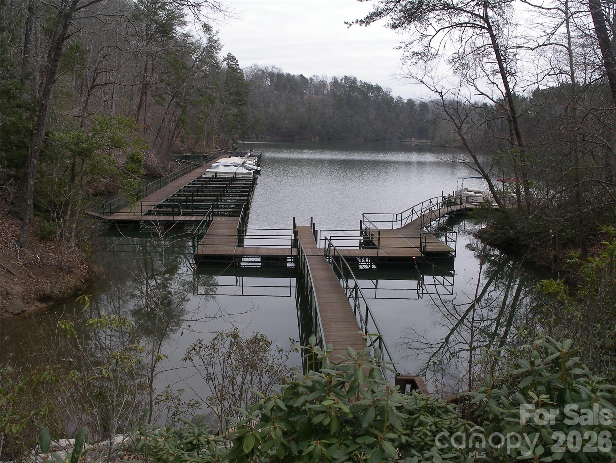 Lake Adger - Land