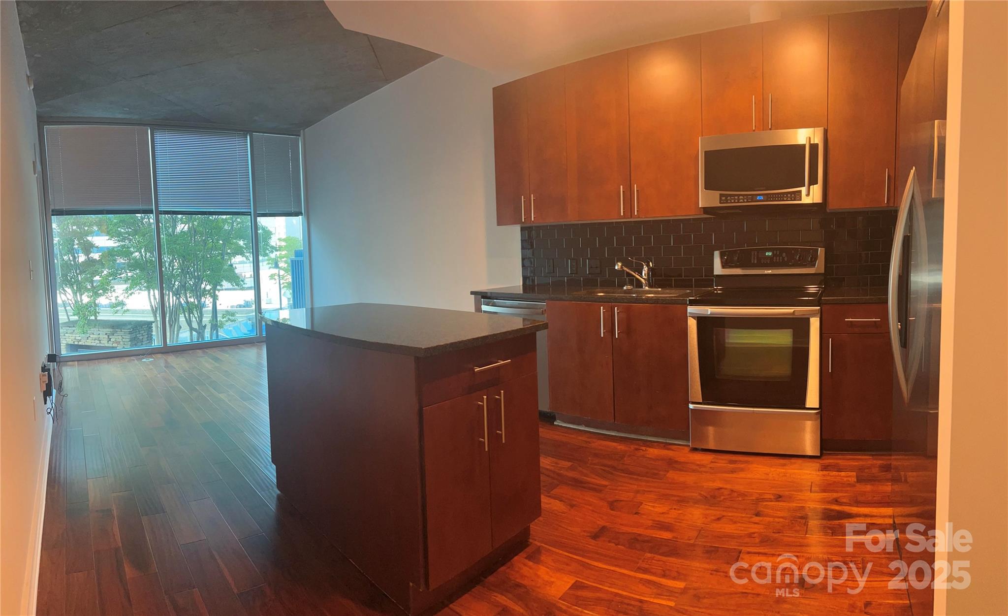 Avenue Condominiums - Residential