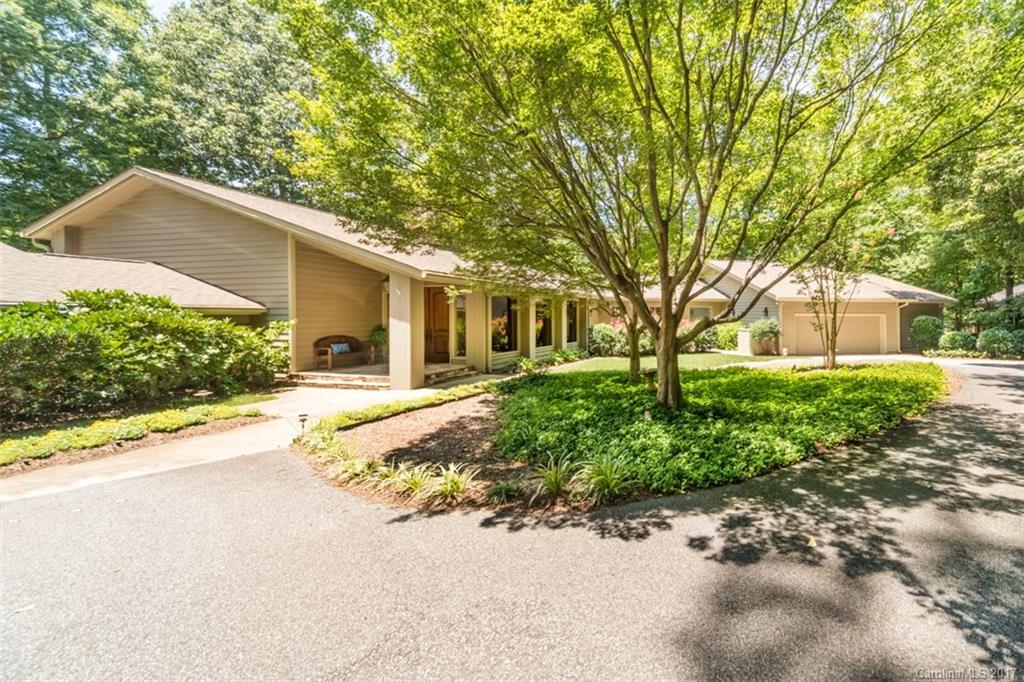 Lovely home on golf course in the gated waterfront community of River Hills.Gorgeous dream kitchen w/Viking 5-burner gas cooktop, double ovens, double fridge, plus breakfast area. Large dining room w/barrel ceiling. All bedrooms have private baths. Exquisite Master Suite. Large 2-story Living Room with wood beams & fireplace. Den overlooks golf course. Basement has rec room, full bath and storage. Phenomenal community amenities. Award-winning Clover schools & low SC taxes & close to Charlotte.