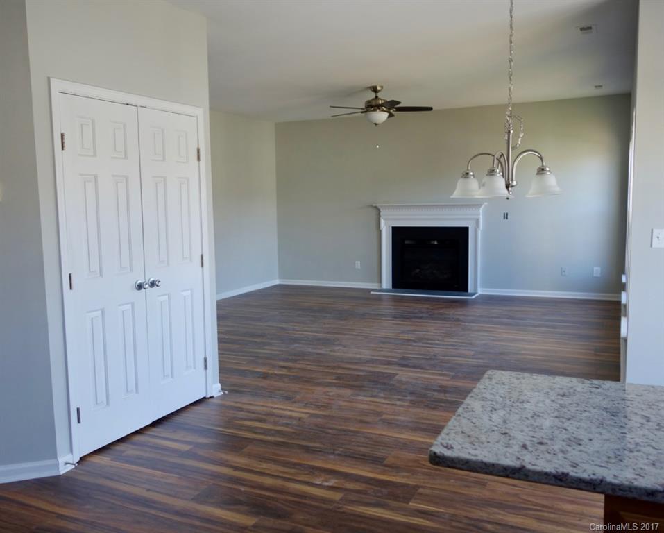 Autumn Cove At Lake Wylie - Residential