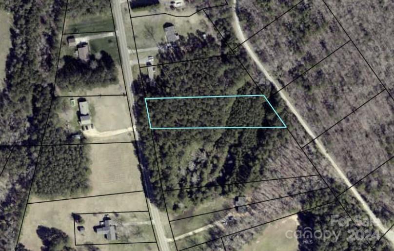 For sale in Rock Hill, SC: Approx 1.257 acres awaits, offering the perfect canvas for crafting your dream home. Book your viewing appointment today and seize this opportunity.