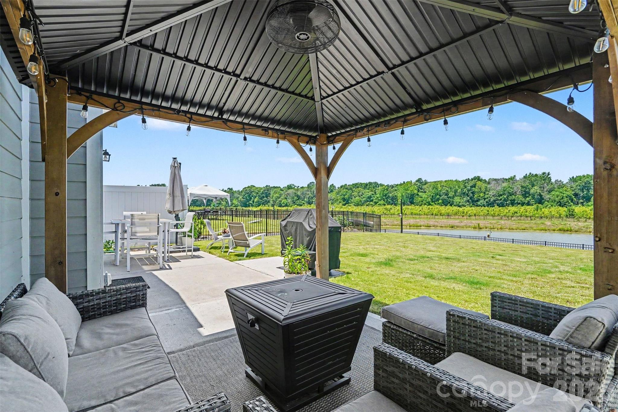 Stallings Brook - Residential
