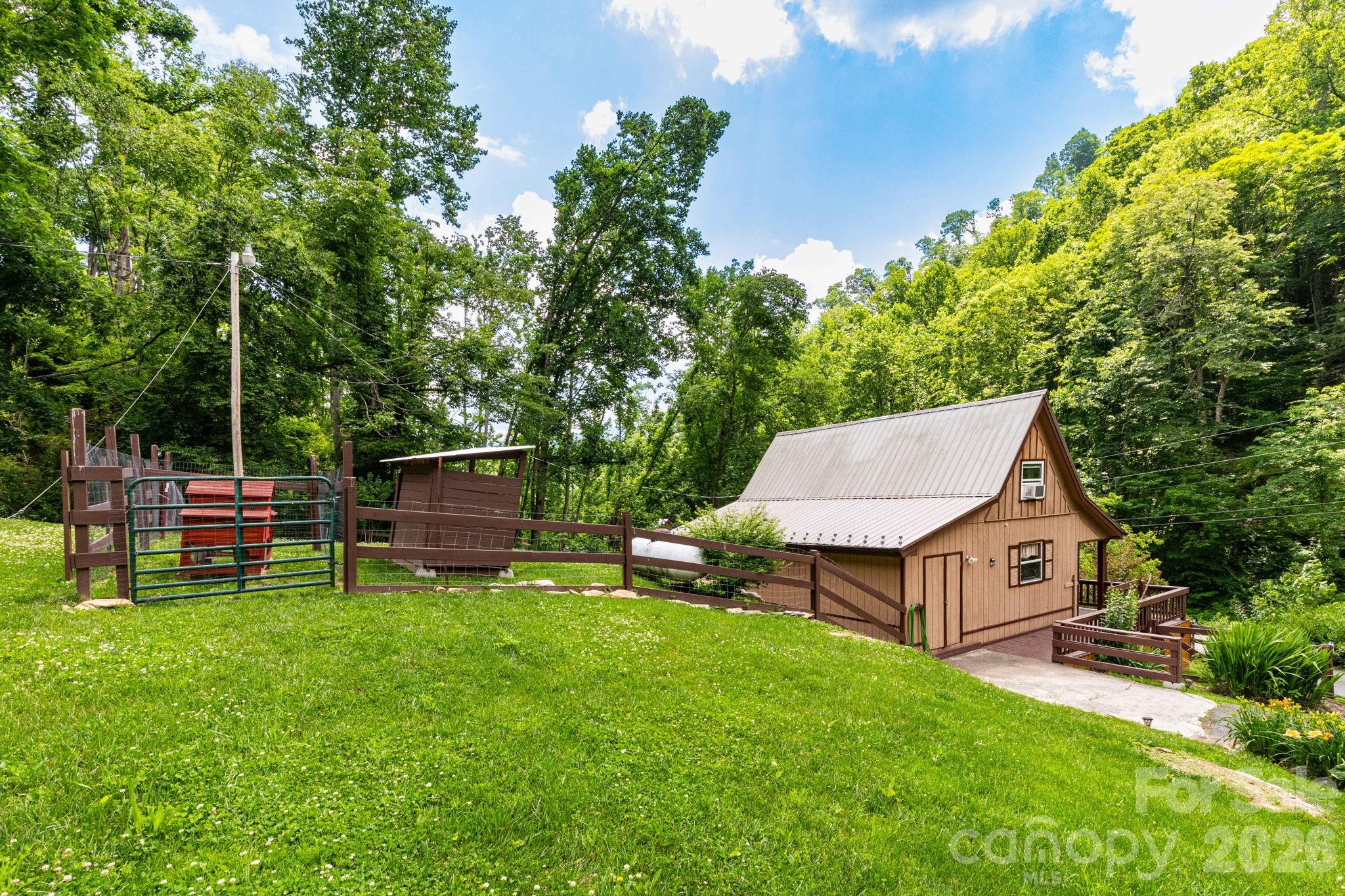 Shoot Out Mountain - Residential