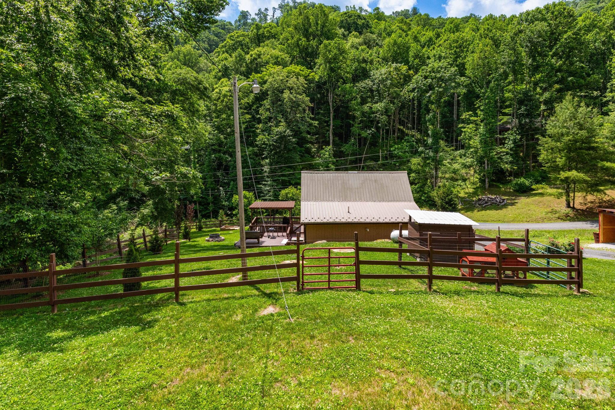 Shoot Out Mountain - Residential