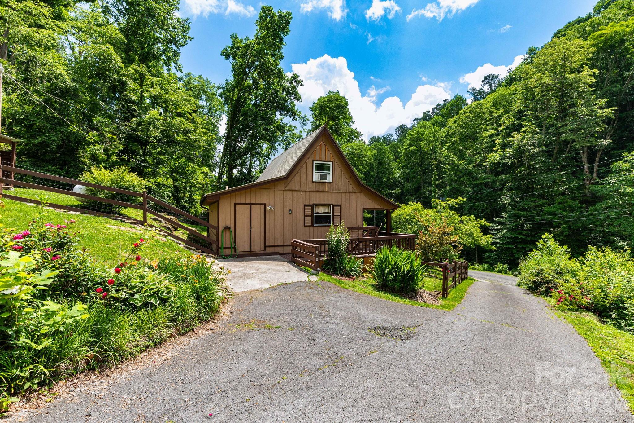 Shoot Out Mountain - Residential