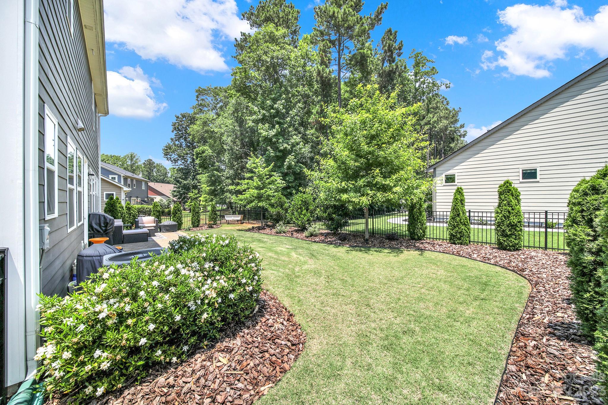 Lake Crest - Residential