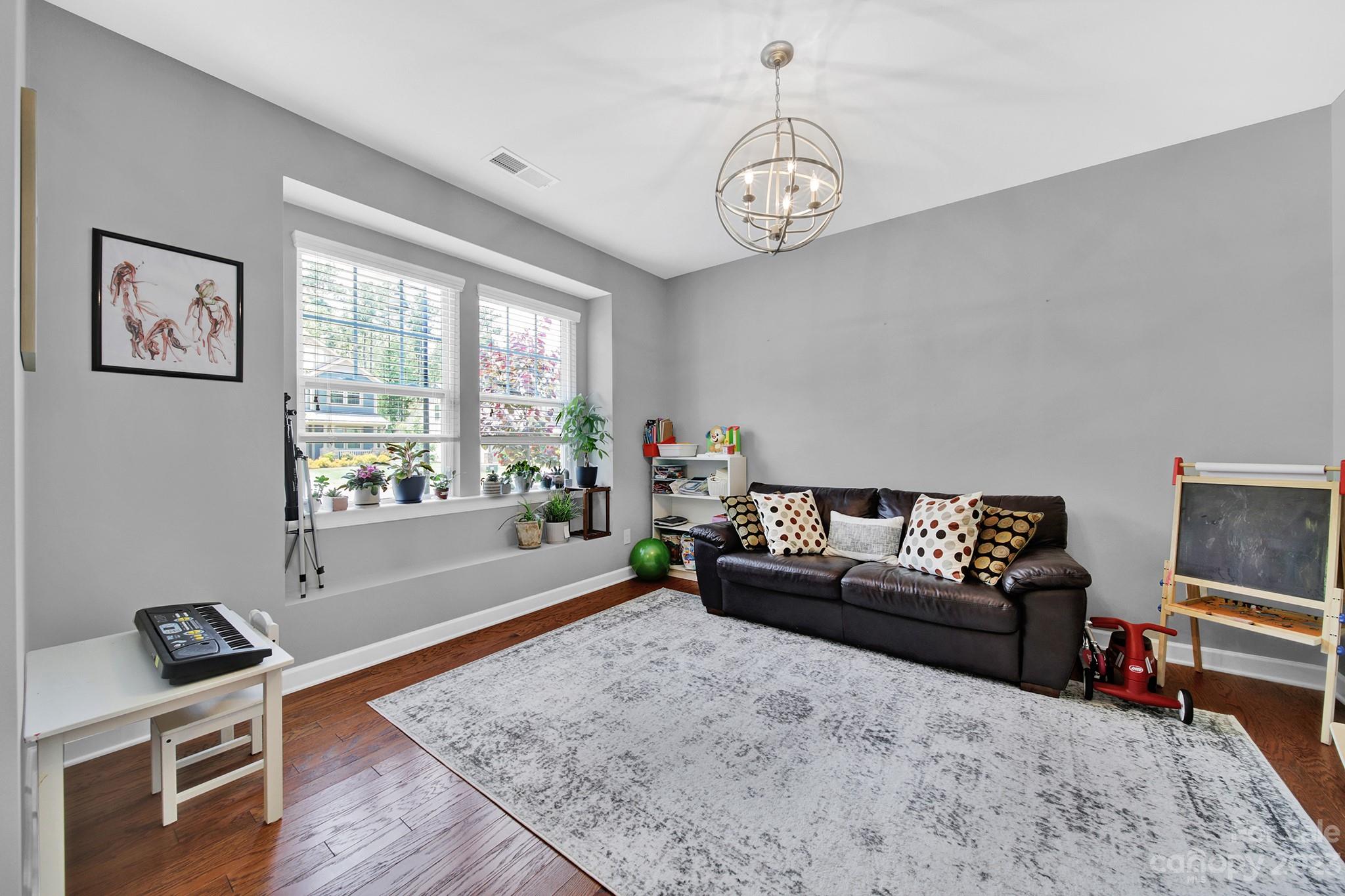 Lake Crest - Residential