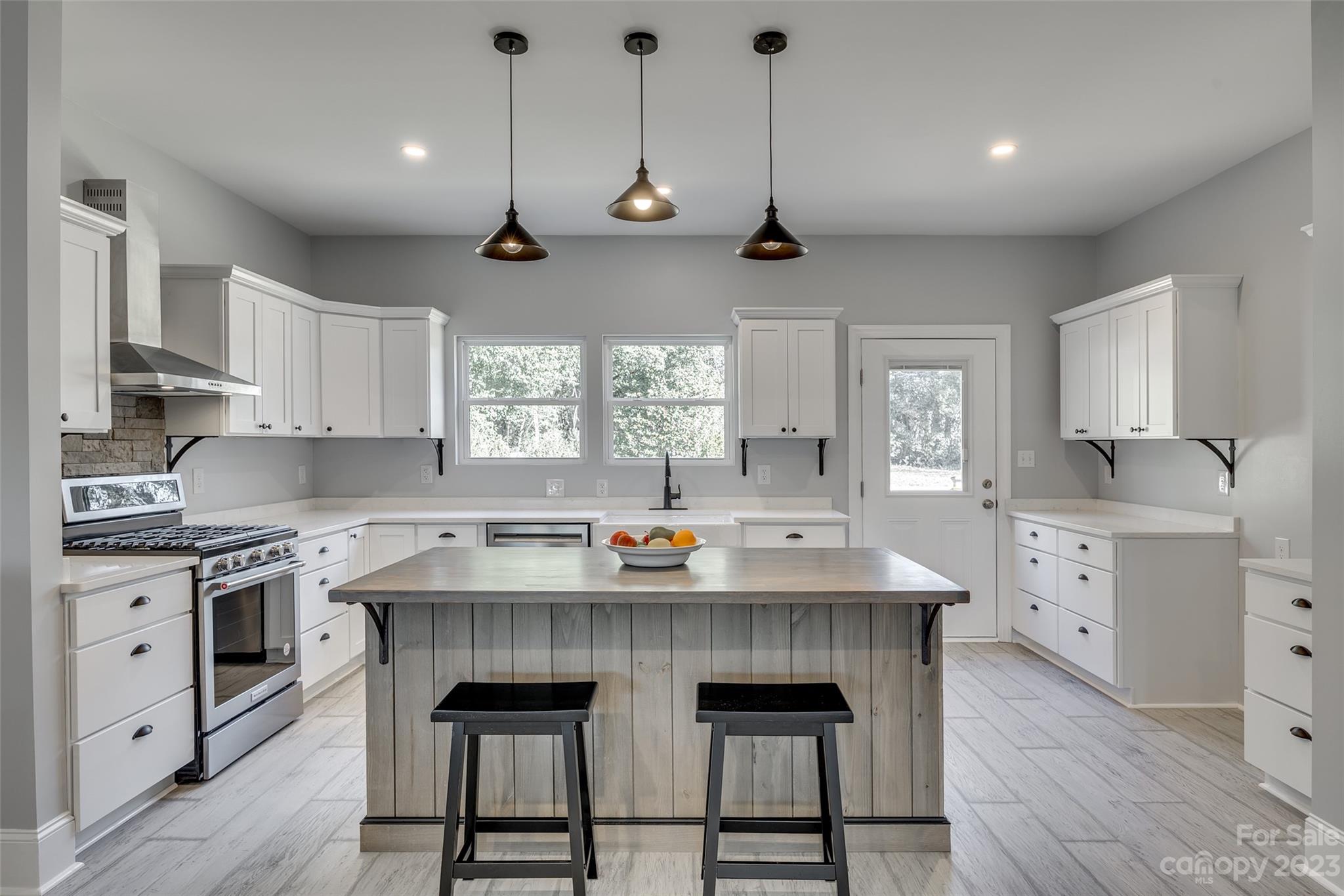 Sharonwood Acres - Residential