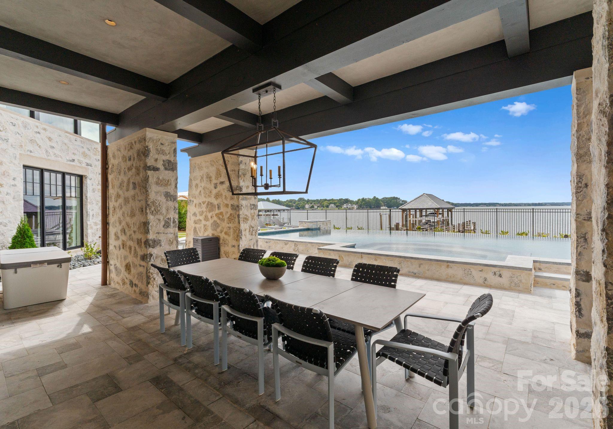 The Peninsula - Residential
