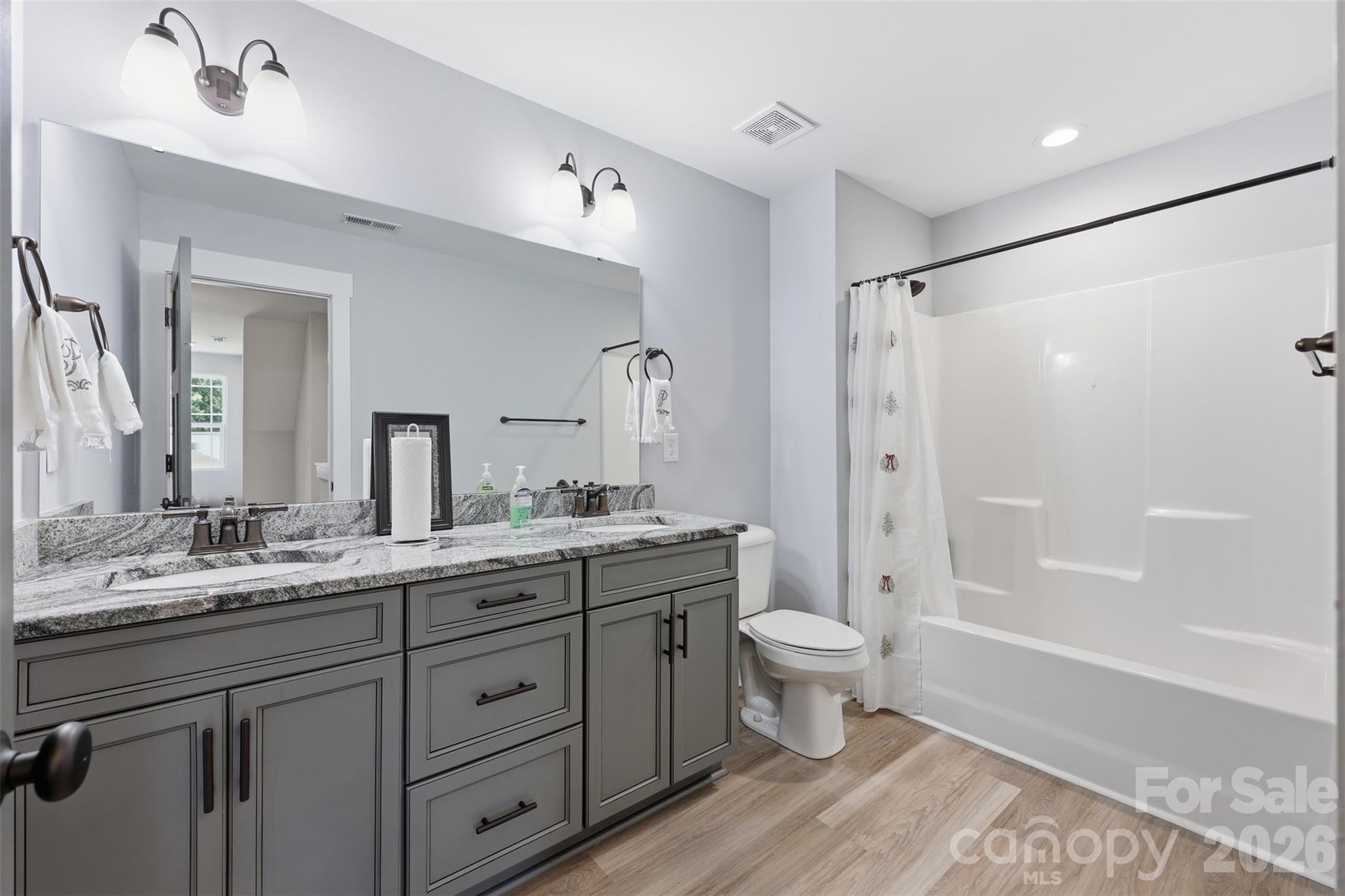 Eastview Oaks - Residential