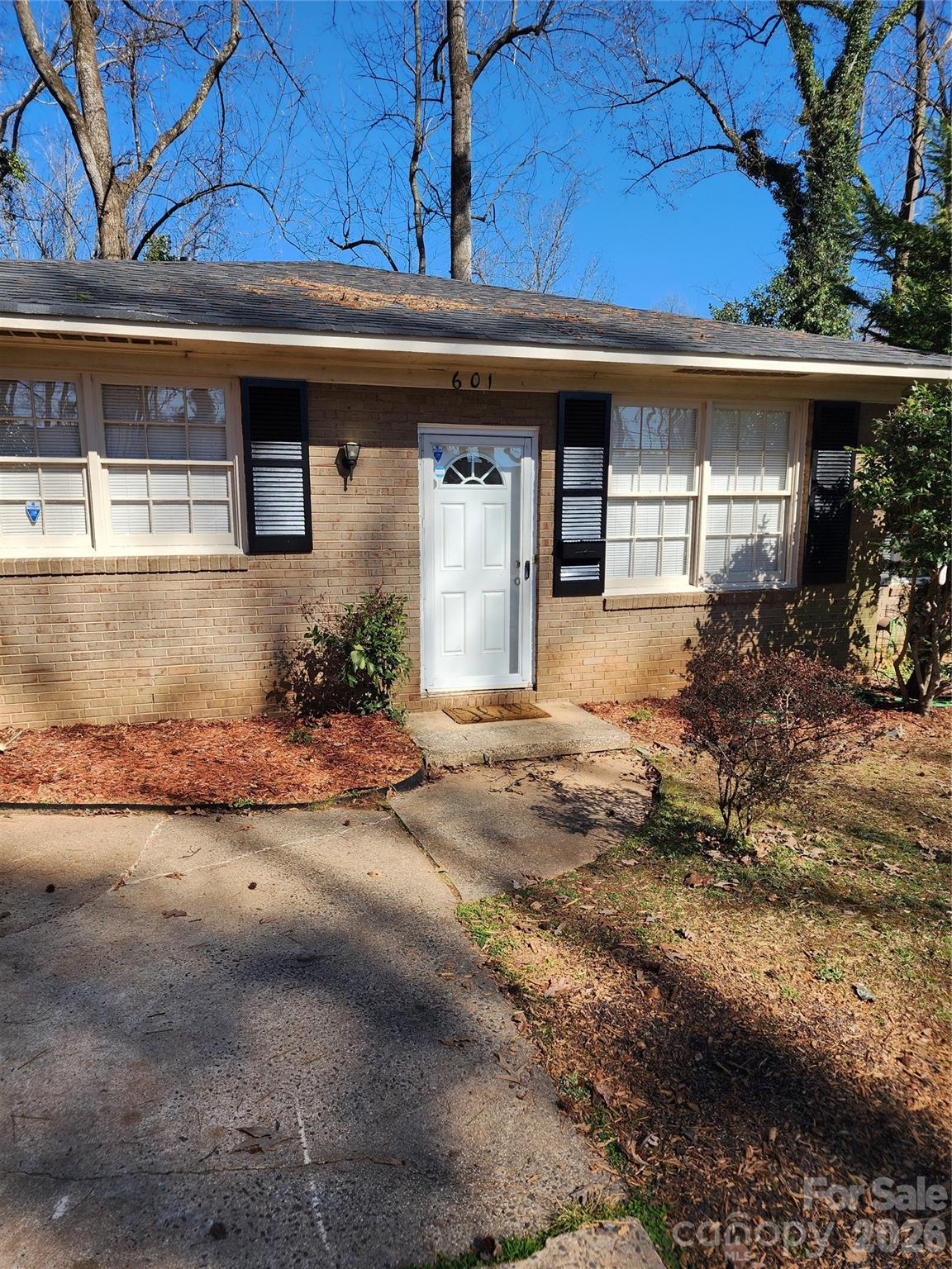 Charming brick condo with 2 bedrooms and 1 bathroom, move-in ready and ideally located just off The Plaza.  Enjoy a private, wooded backyard from the rear patio, perfect for relaxing outdoors. Short walking distance to Eastway Regional Recreation Center, shopping and restaurants. Motivated seller, please present all offers!

Please make sure all doors and windows are locked and secure before exiting property.  Make sure blinds are closed and lights are off.