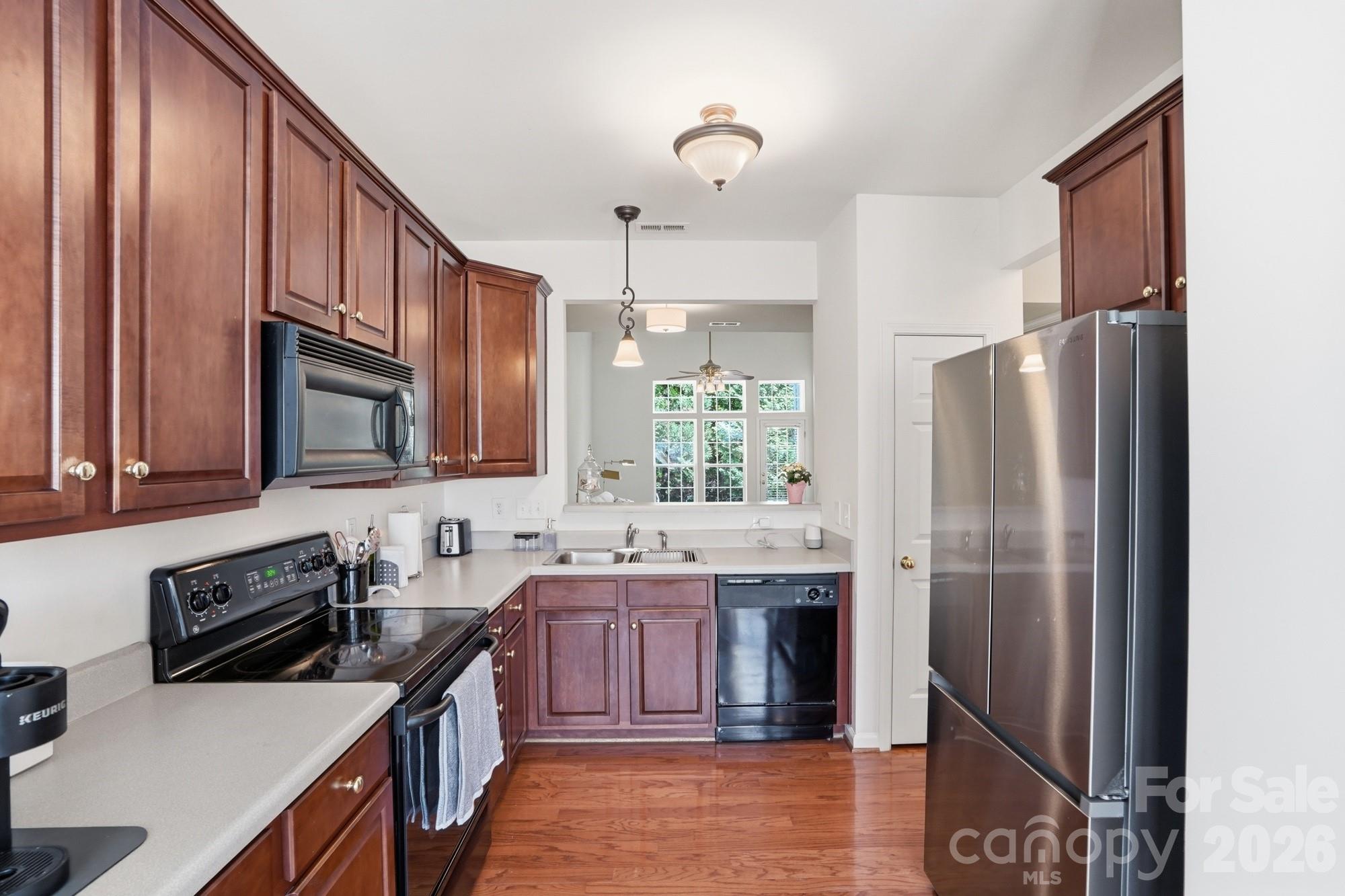 Sunset Point Townhomes - Residential