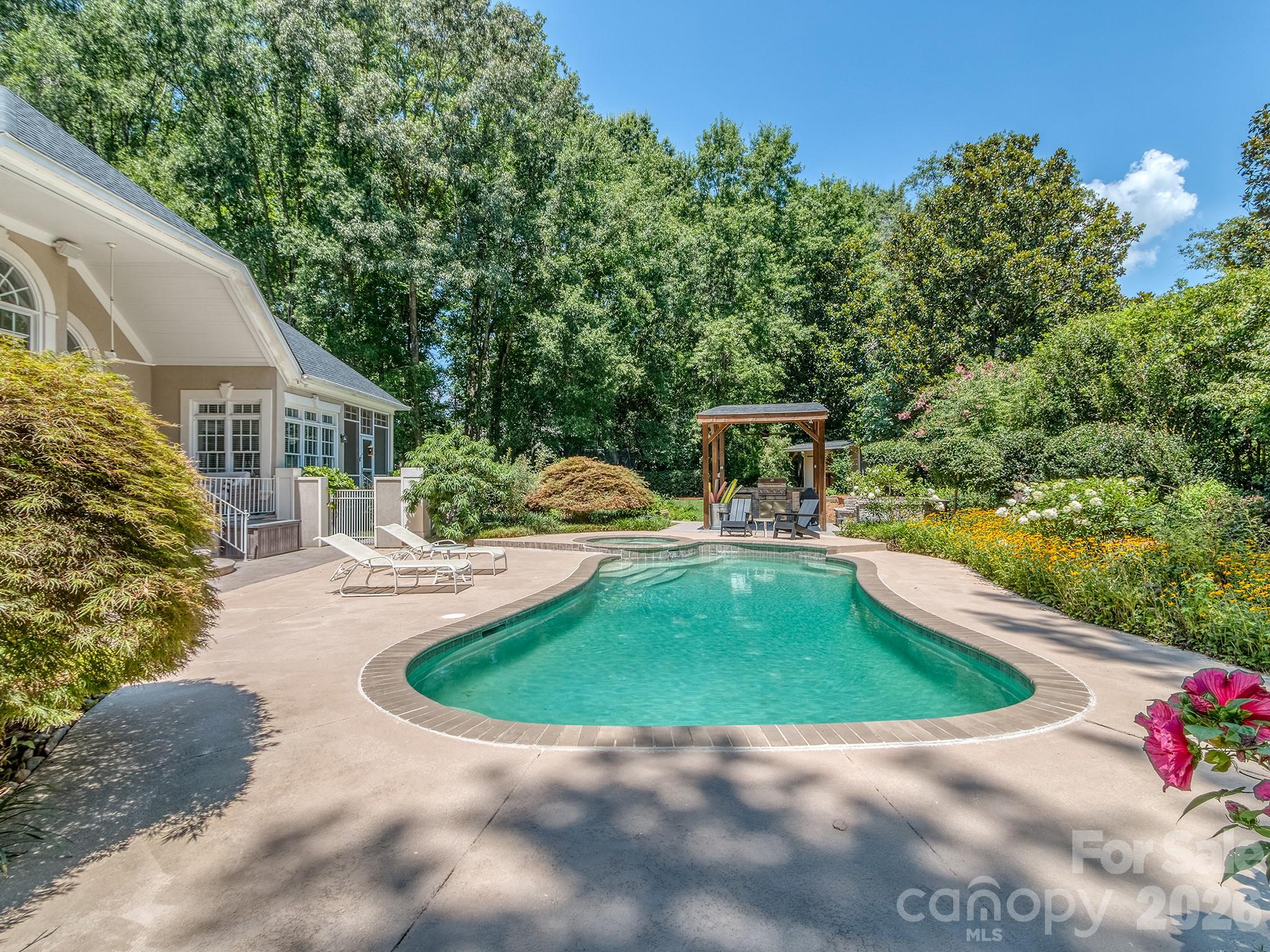 Walden Pond - Residential