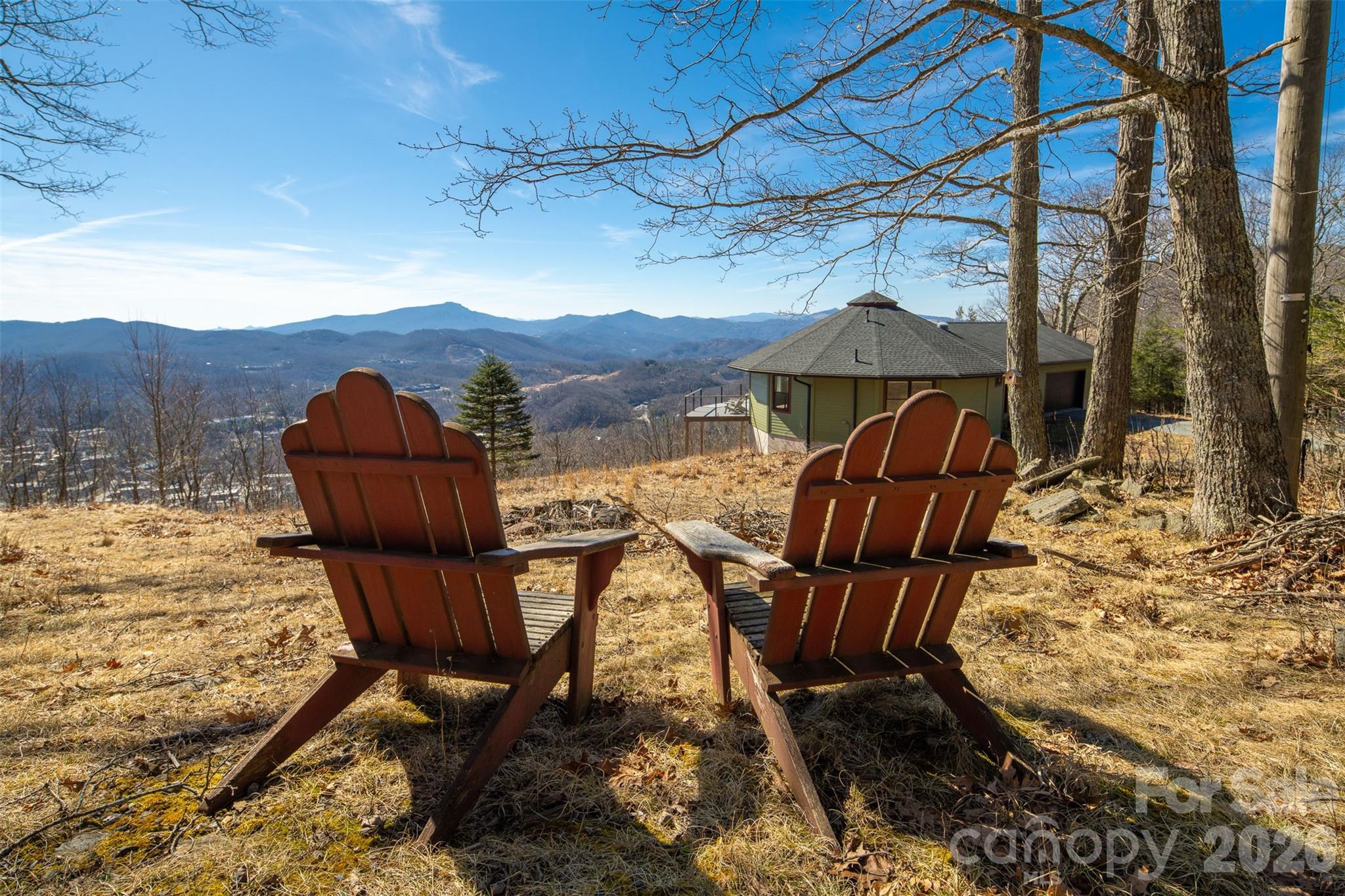 Own one of Boone. NC Most Distinctive Mountaintop Escapes. Designed to withstand hurricane - force winds. Wall of windows on main and lower level. Solar Power. Low Utility Bills. EV Charger. Only 8 homes on the mountain top. Mountain Rental STR friendly investment opportunity. Vacation Rental. Paved roads all the way to the top. Deltec Round Home built in 2017. close proximity to Blowing Rock.
Panoramic views sunrise to sunset. Long Range Mountain Views.  Private with only a handful of homes. Work Remotely. Walk to one of Boone's most iconic overlooks and recreation areas. Turnkey.