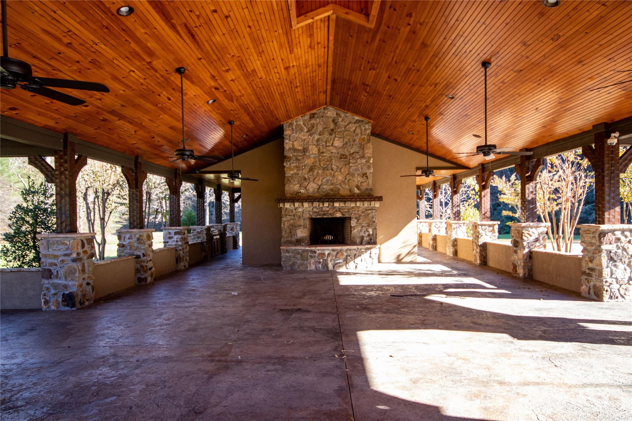 Timber Rock - Land