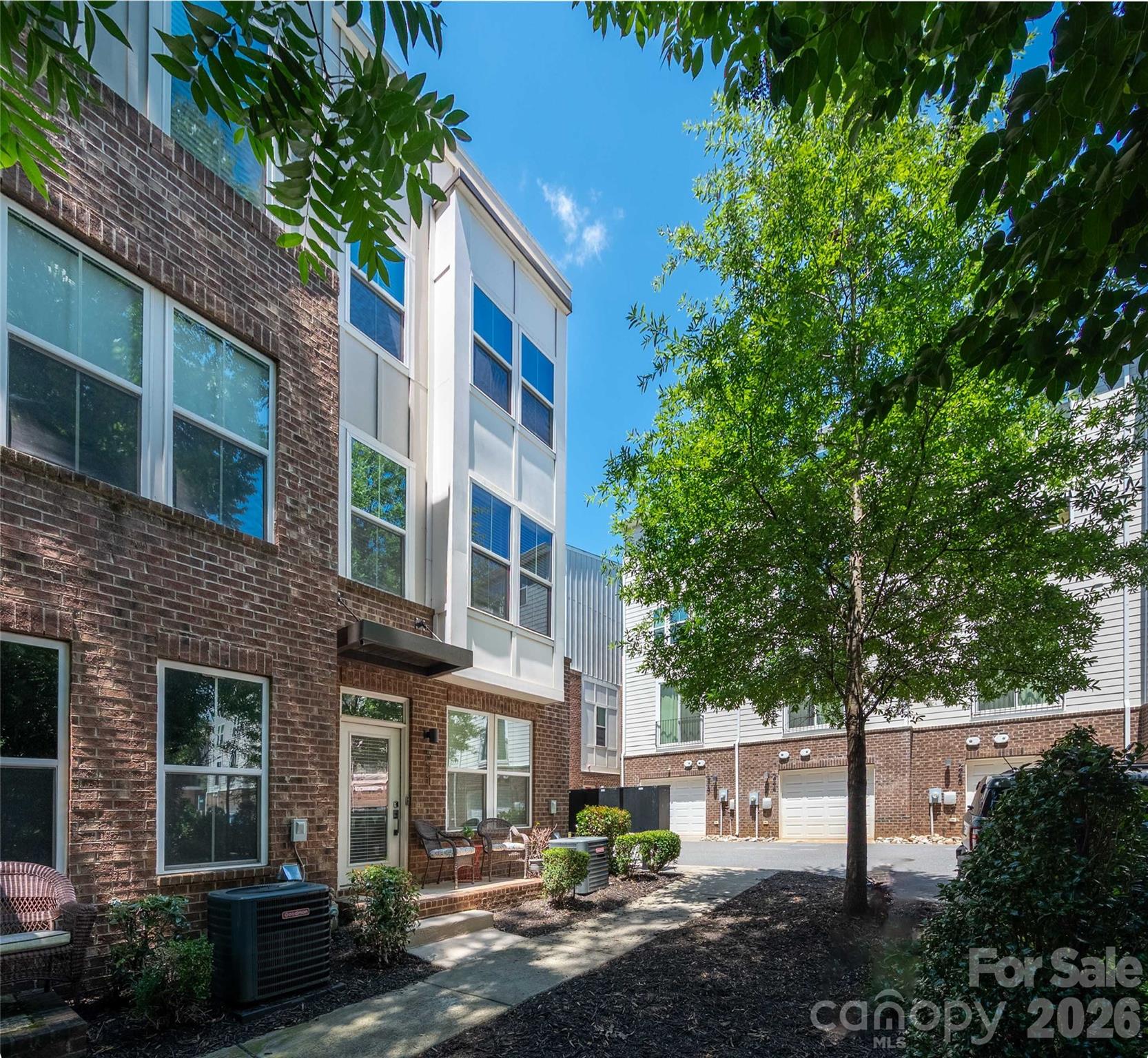 Parkwood Square - Residential