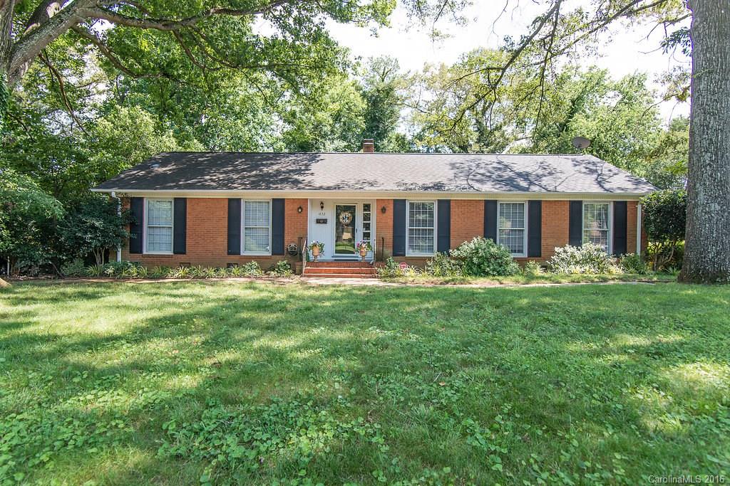 Minutes to Southpark in sought after Montclaire. Almost 2,000 square feet, all on one level. Gorgeous backyard is perfect to enjoy having friends and family over for a weekend BBQ. Features includes onsite finished hardwoods, floor to ceiling windows, a beautiful sunroom with slate floors, patio and shed for additional storage.  3 spacious bedrooms including a true master with on suite bathroom. Hurry to this wonderful home before someone else beats you to it!