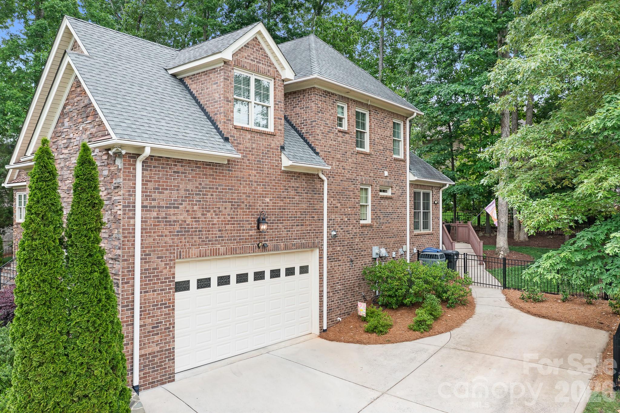 Treetops At Cowans Ford - Residential