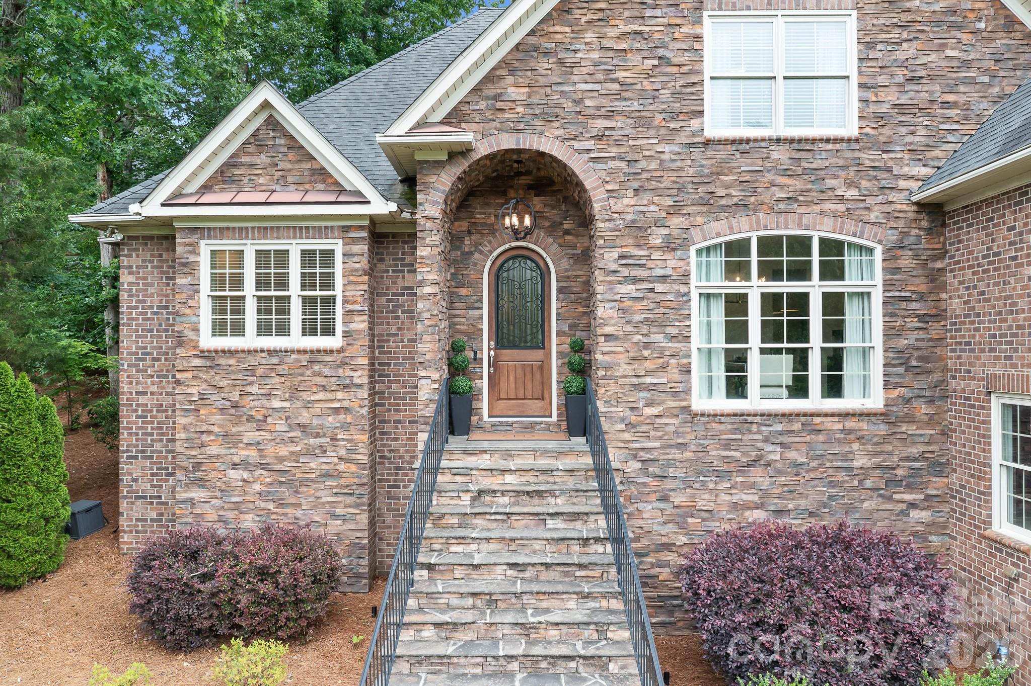 Treetops At Cowans Ford - Residential