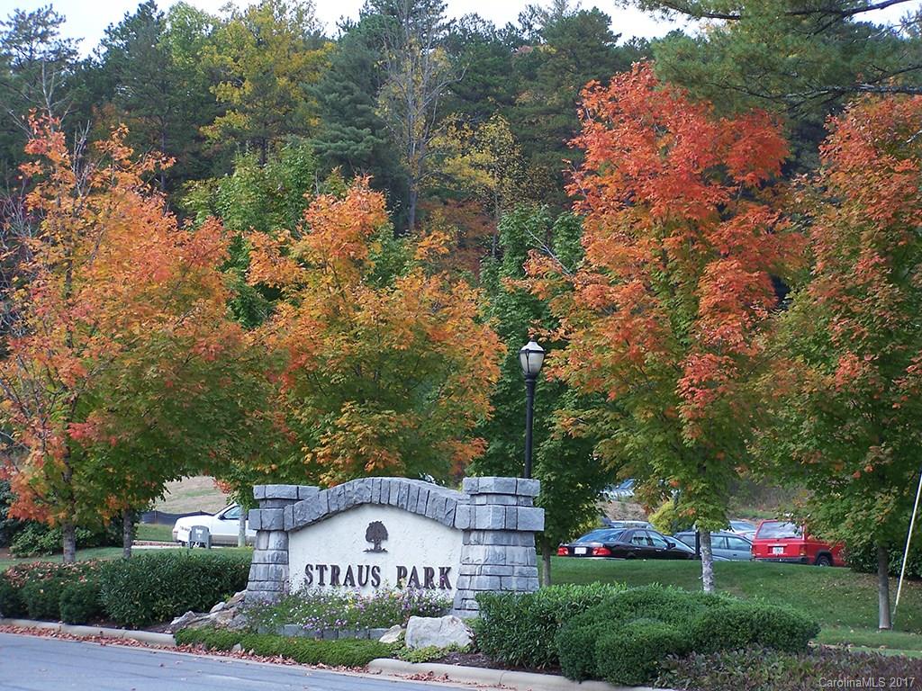 Straus Park - Land