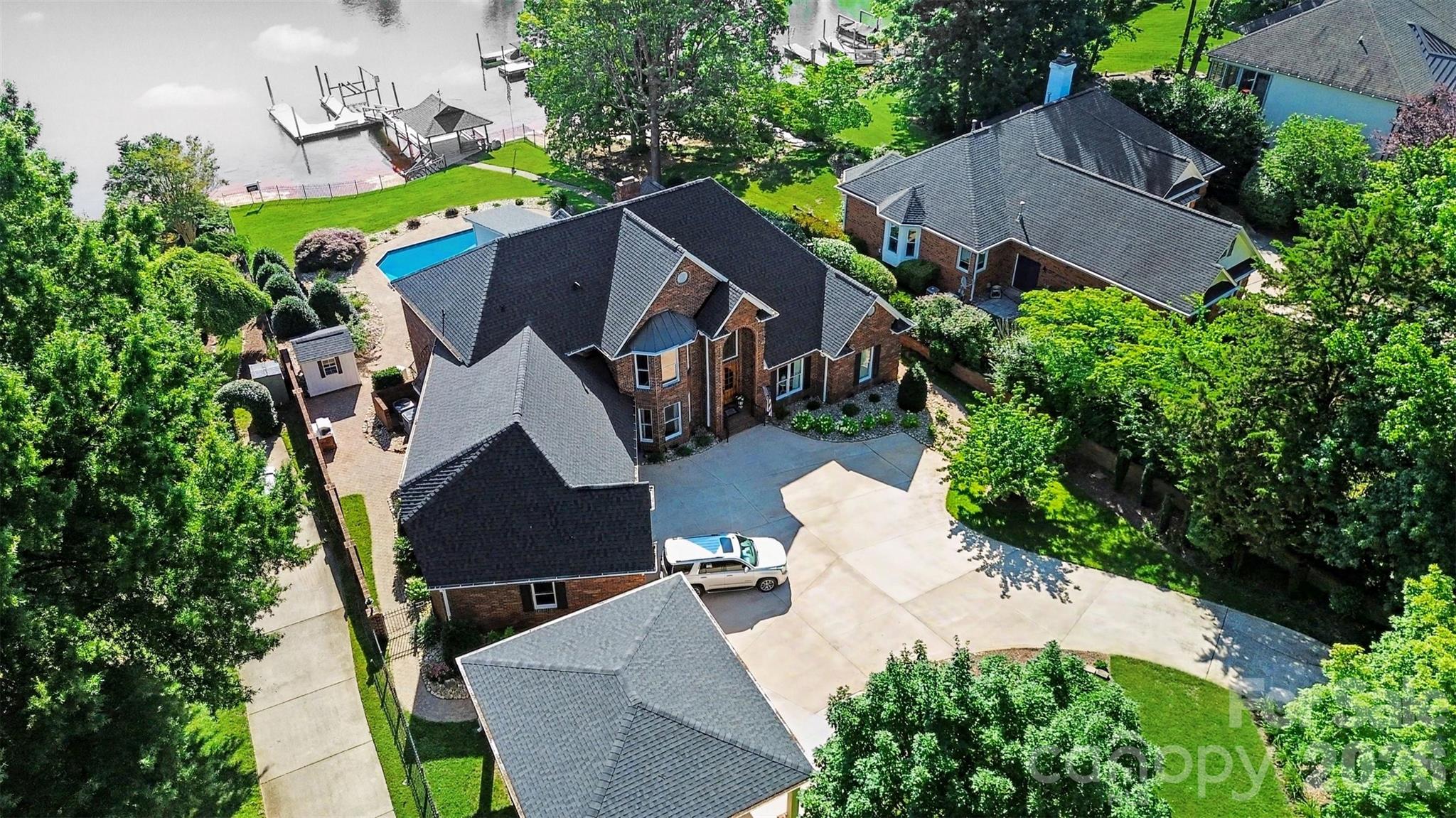Island Forest - Residential