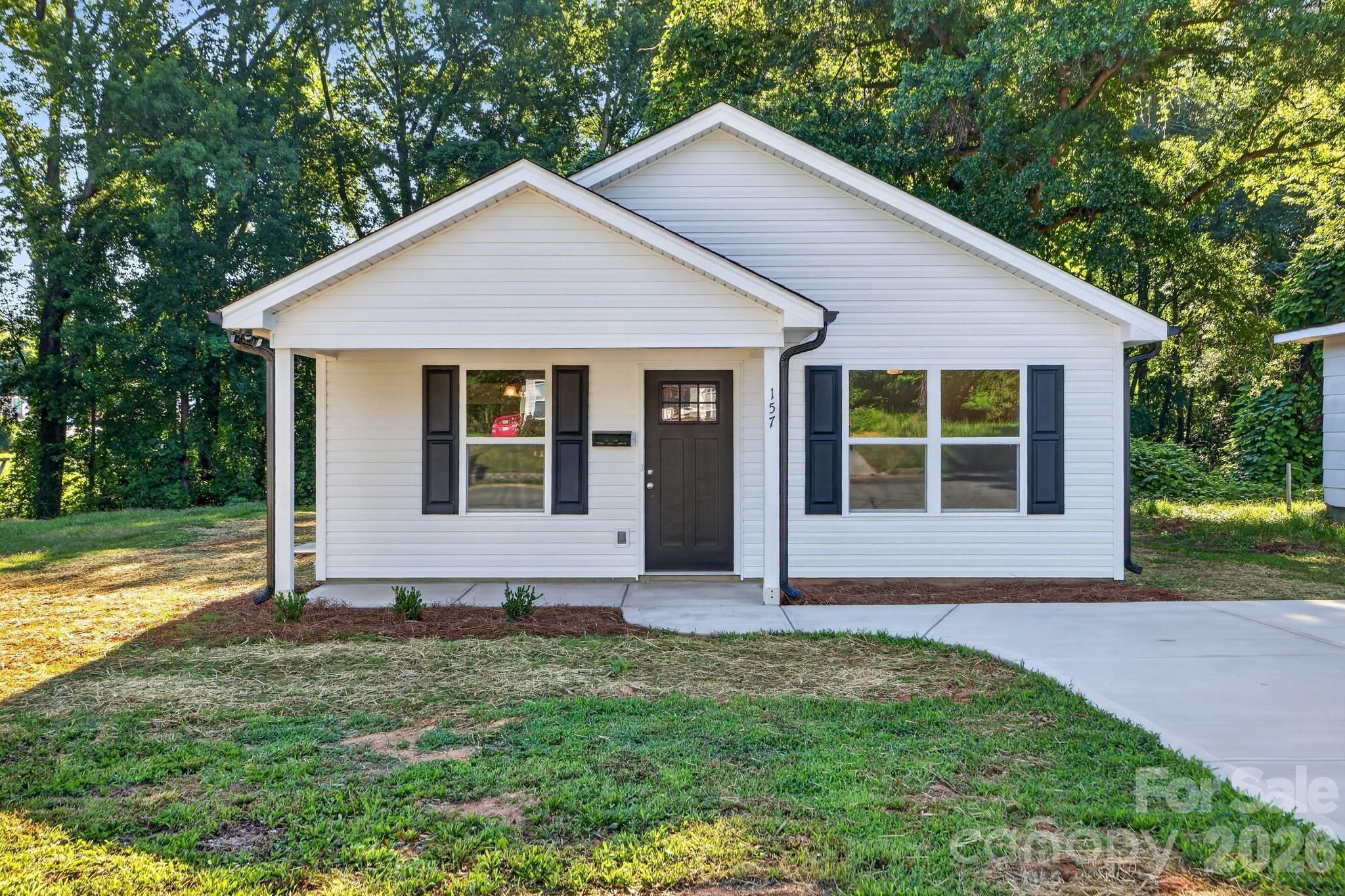 Don't miss this wonderful opportunity to own a brand new home in Gaffney, SC!  This property is conveniently located, just minutes from I-85, the downtown area, and an abundance of shopping.  Offering 3 bedrooms, 2 full baths, a covered front porch, and beautiful open concept with the kitchen flowing into the dining area and living room, this home is sure to impress.  You'll also love the modern finishes and color palette incorporated throughout!