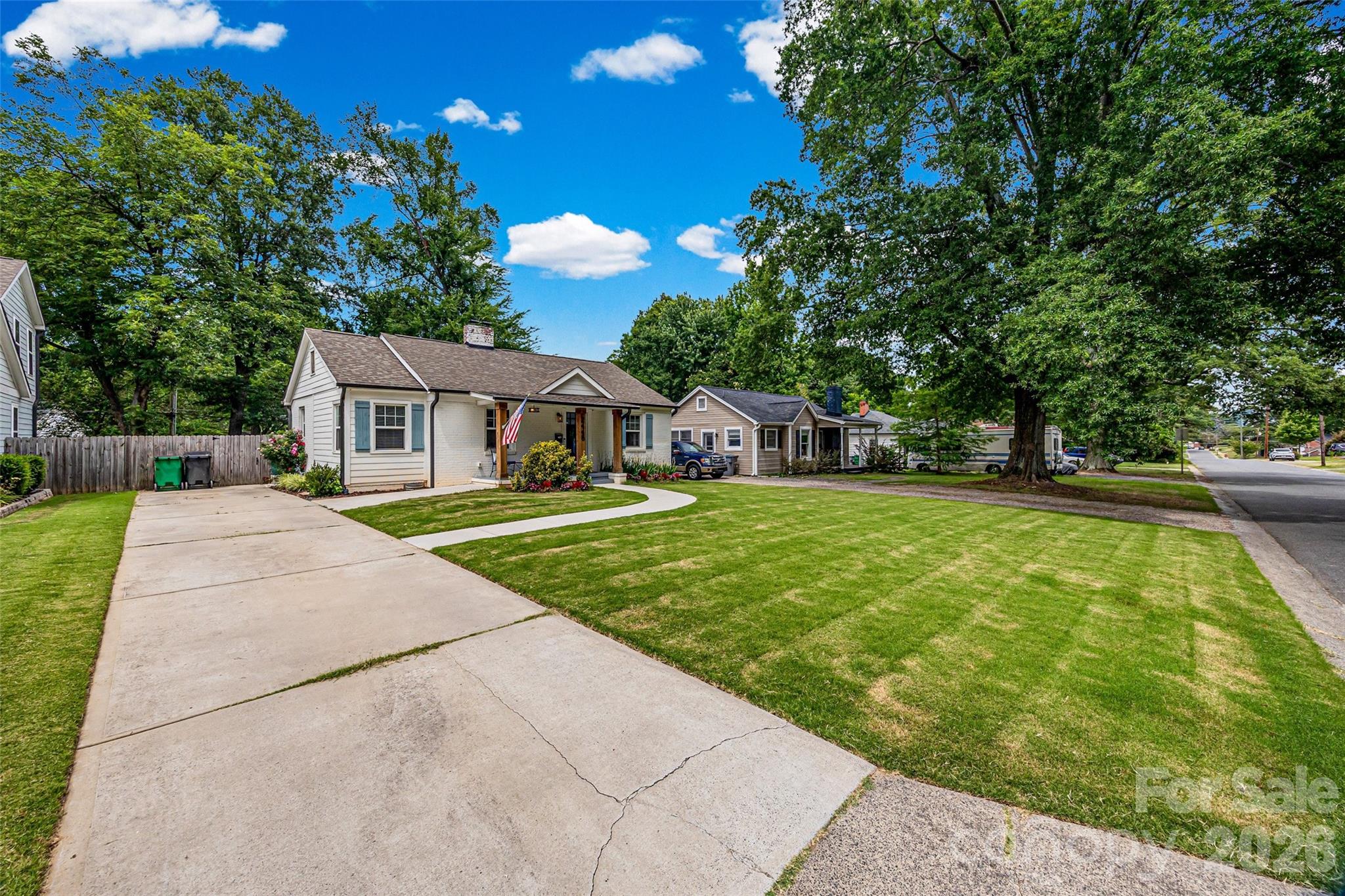 Camp Green - Residential