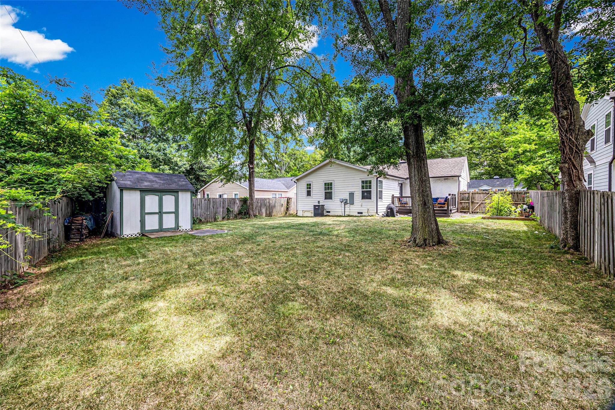 Camp Green - Residential