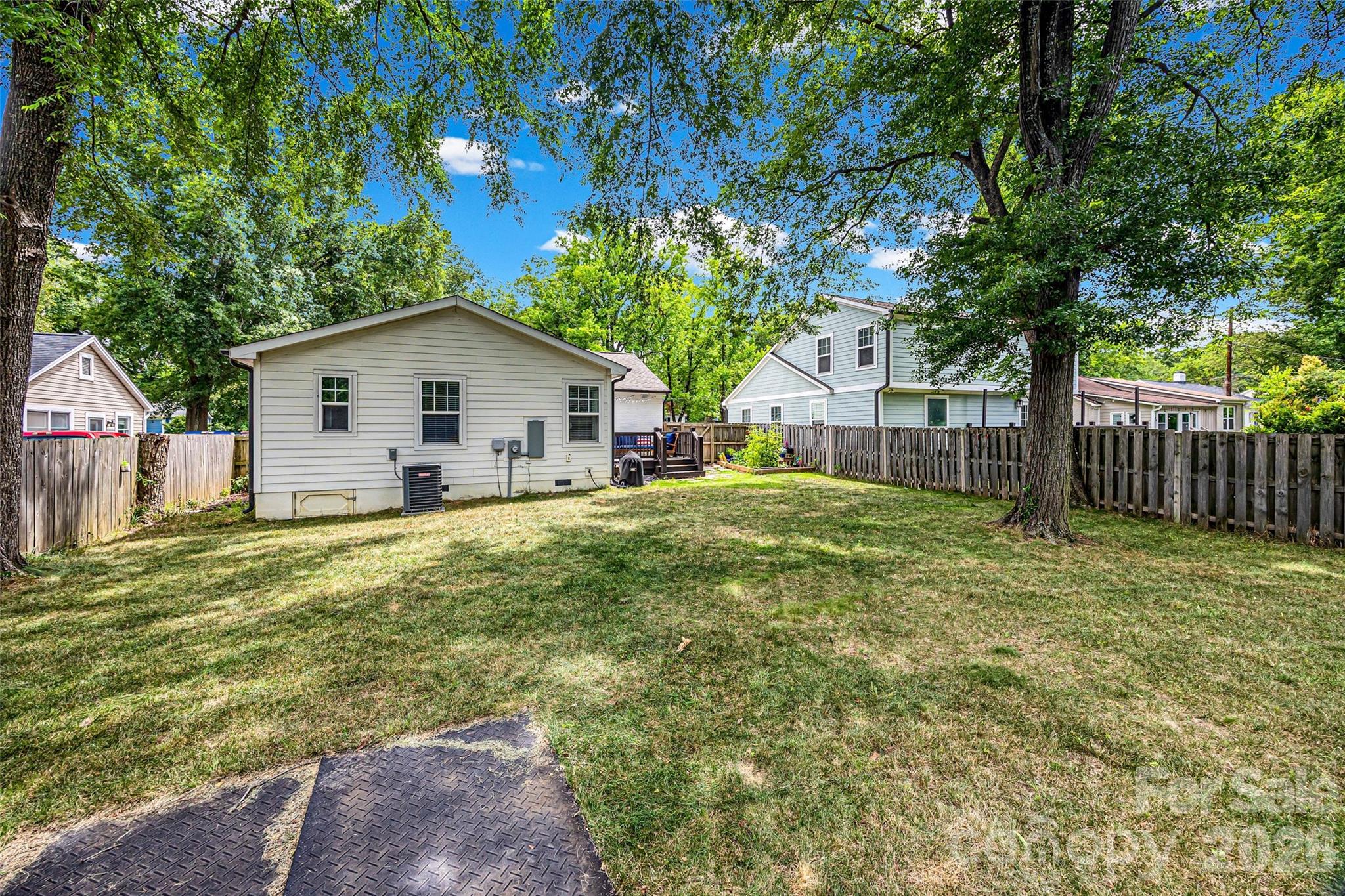 Camp Green - Residential