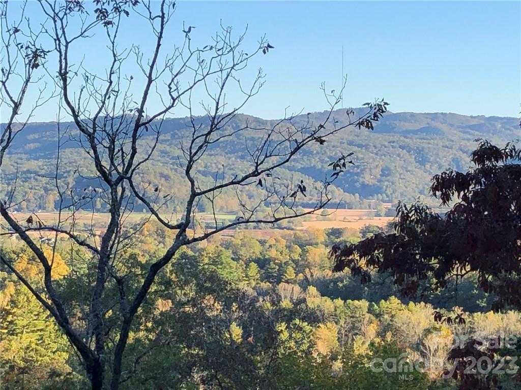 Straus Park - Land