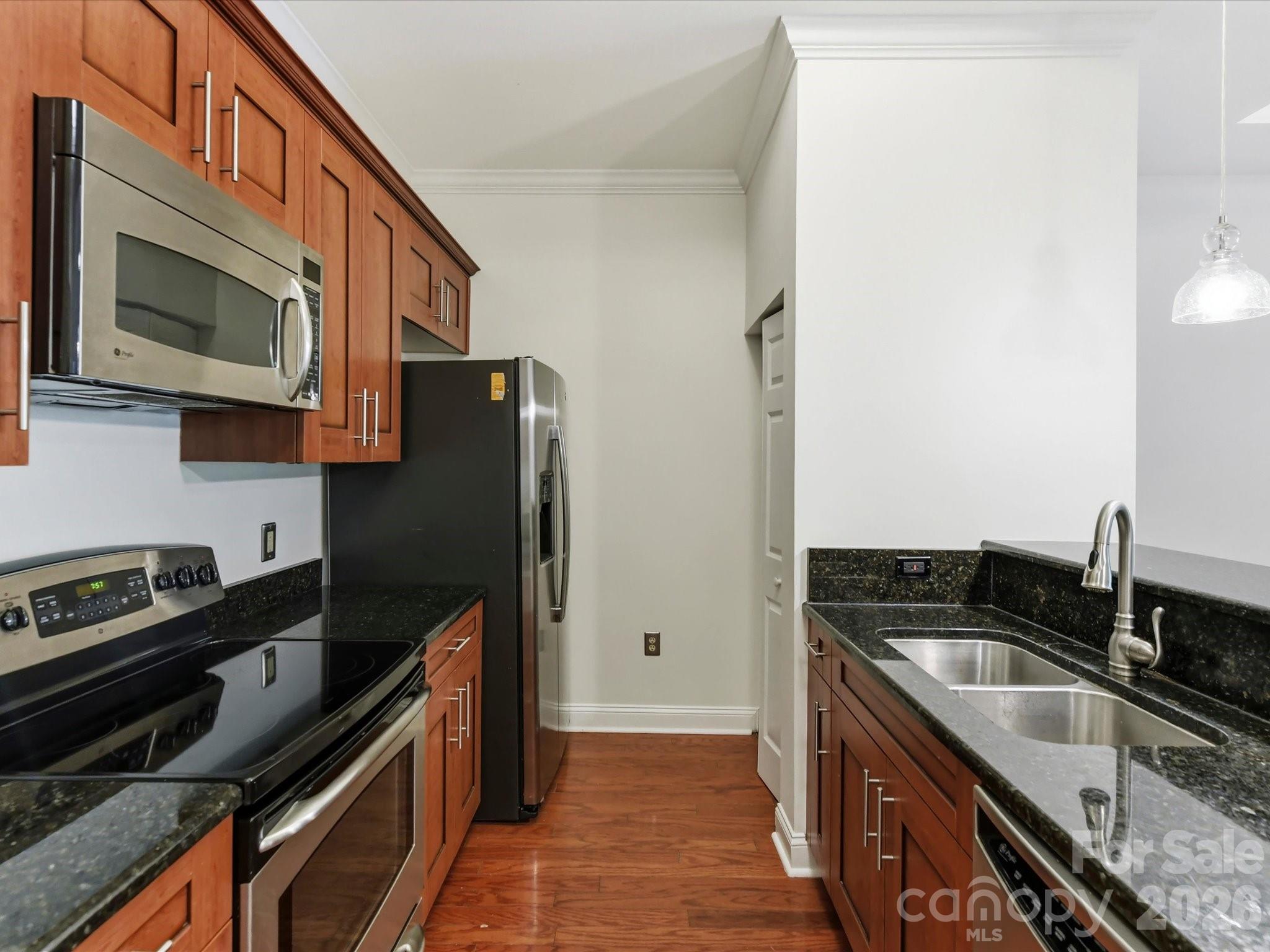 Fifth and Poplar - Residential