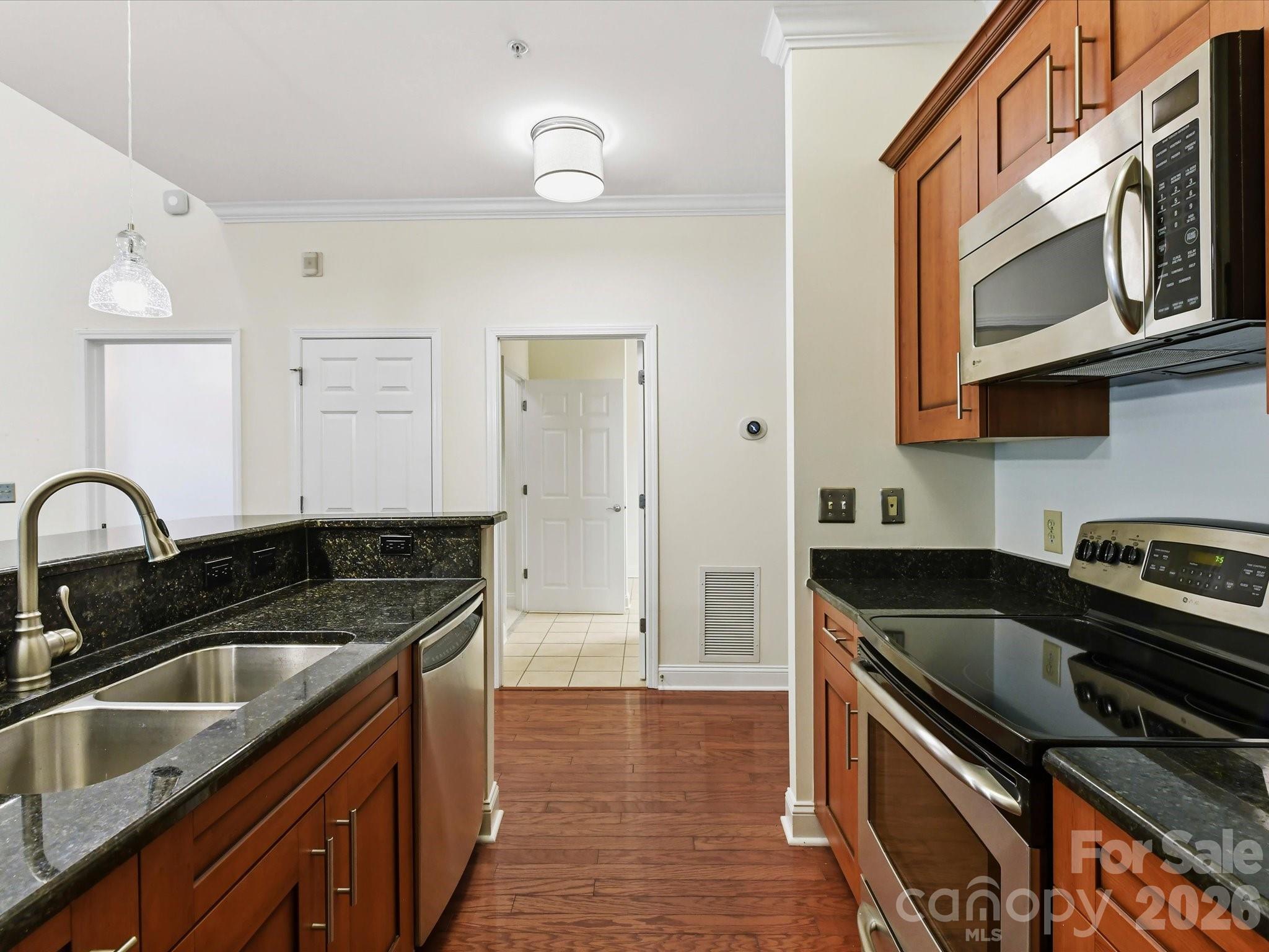 Fifth and Poplar - Residential