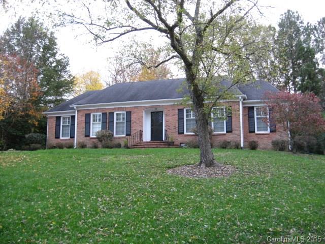 Wonderful ranch close to Southpark and Carmel Rd.  3 bedroom, 2 full bath, formal living room, den with fireplace. Kitchen with breakfast area. Quiet neighborhood.  All new carpet, freshly painted, new appliances.