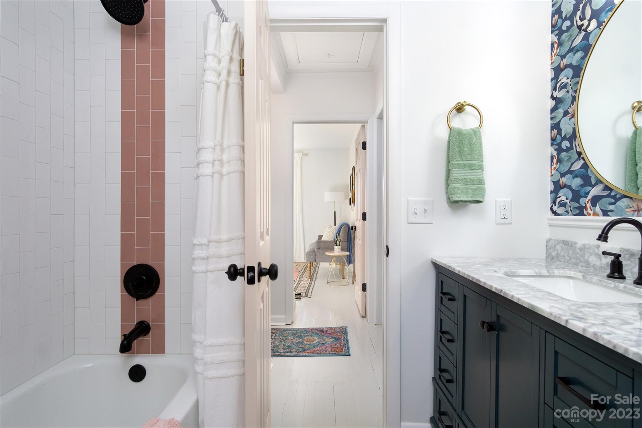 Royal Pines - Residential
